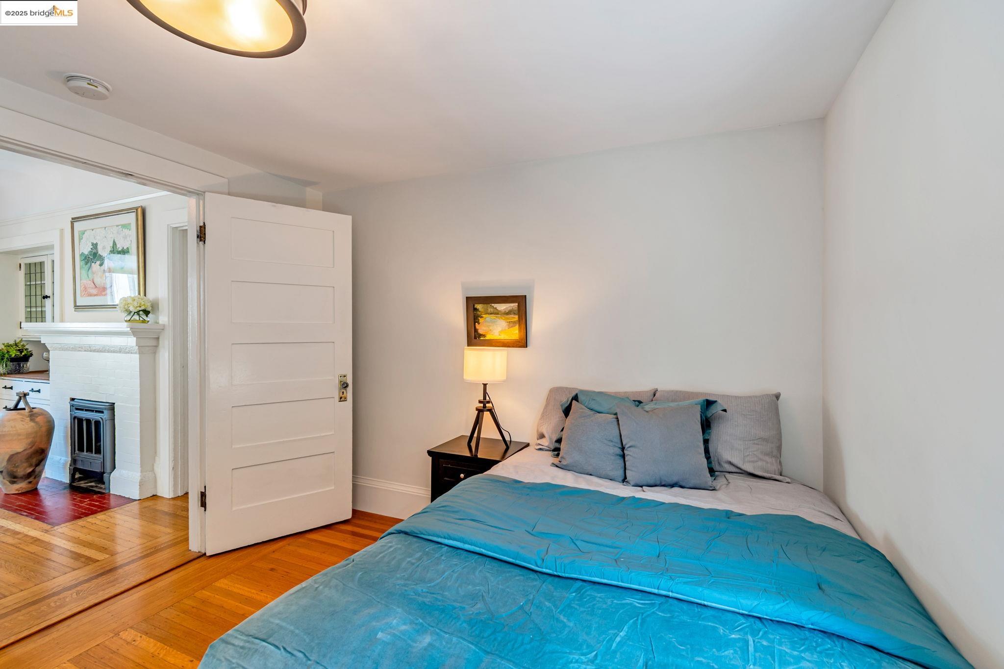 Detail Gallery Image 24 of 43 For 6108 Hillegass Ave, Oakland,  CA 94618 - 5 Beds | 4 Baths