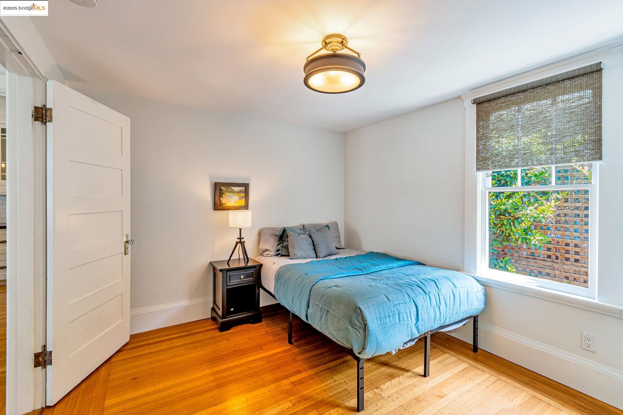 Detail Gallery Image 25 of 43 For 6108 Hillegass Ave, Oakland,  CA 94618 - 5 Beds | 4 Baths