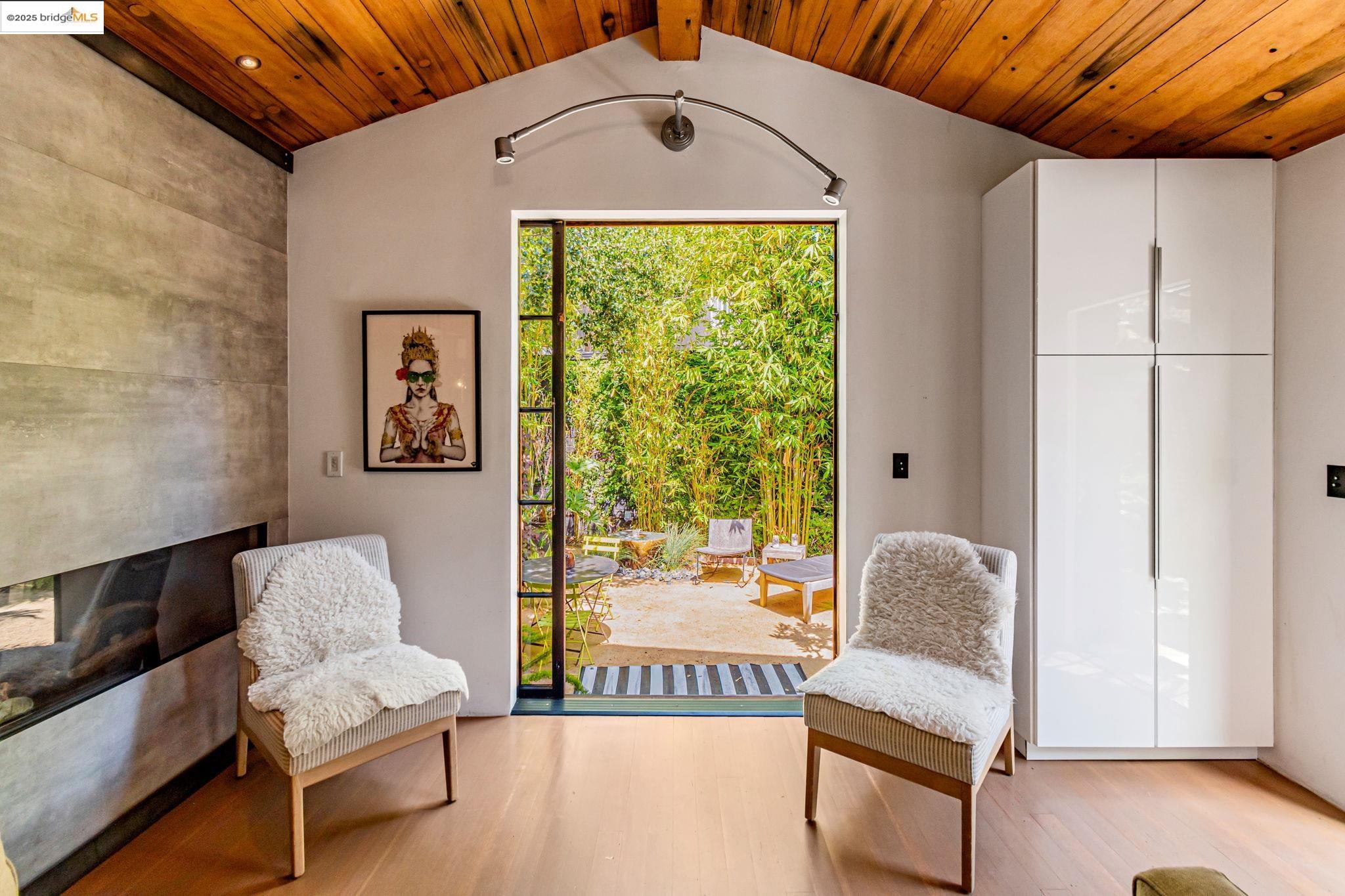 Detail Gallery Image 32 of 43 For 6108 Hillegass Ave, Oakland,  CA 94618 - 5 Beds | 4 Baths