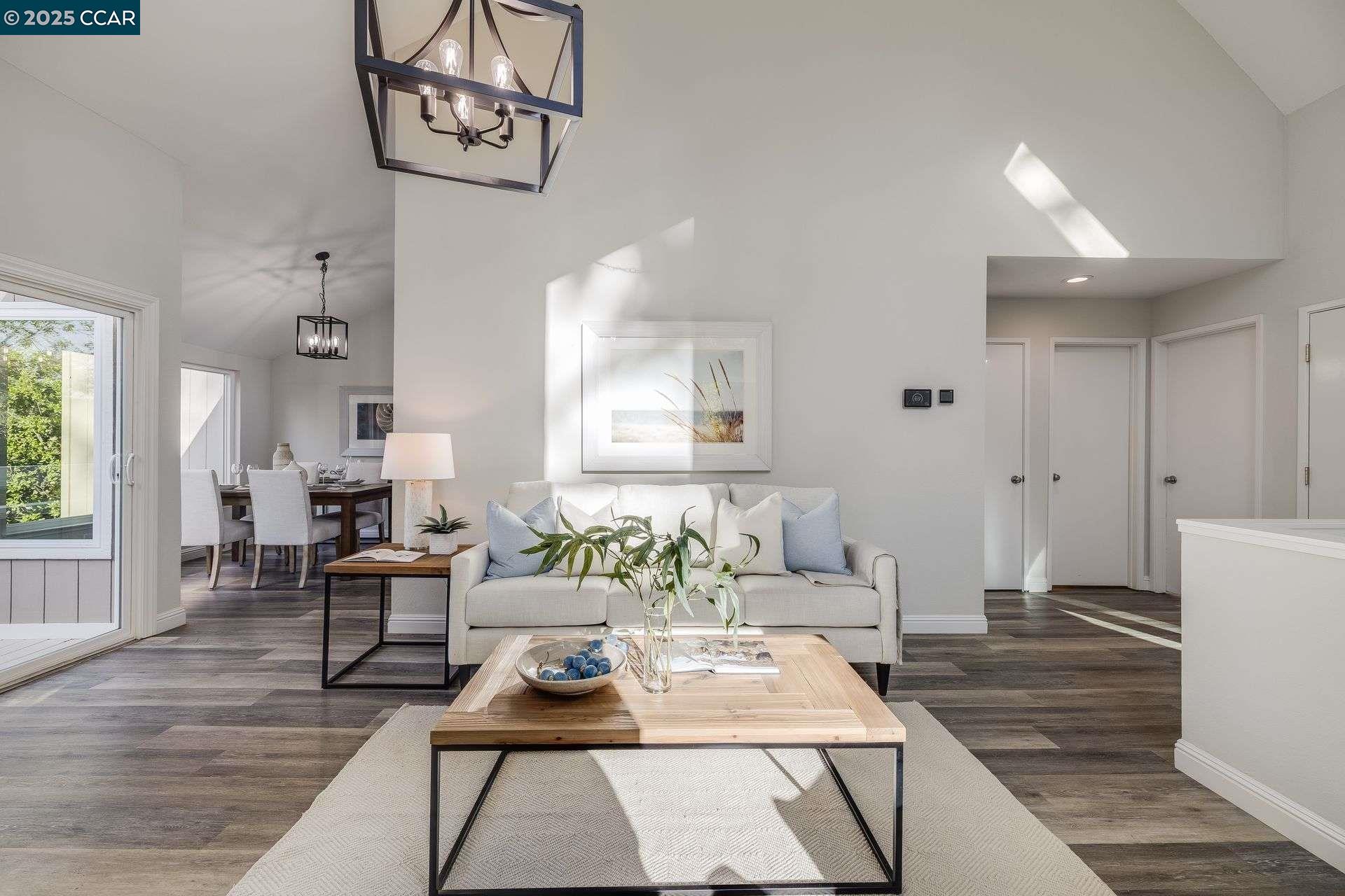 Detail Gallery Image 12 of 33 For 1658 Terrace Way, Walnut Creek,  CA 94597 - 2 Beds | 2 Baths