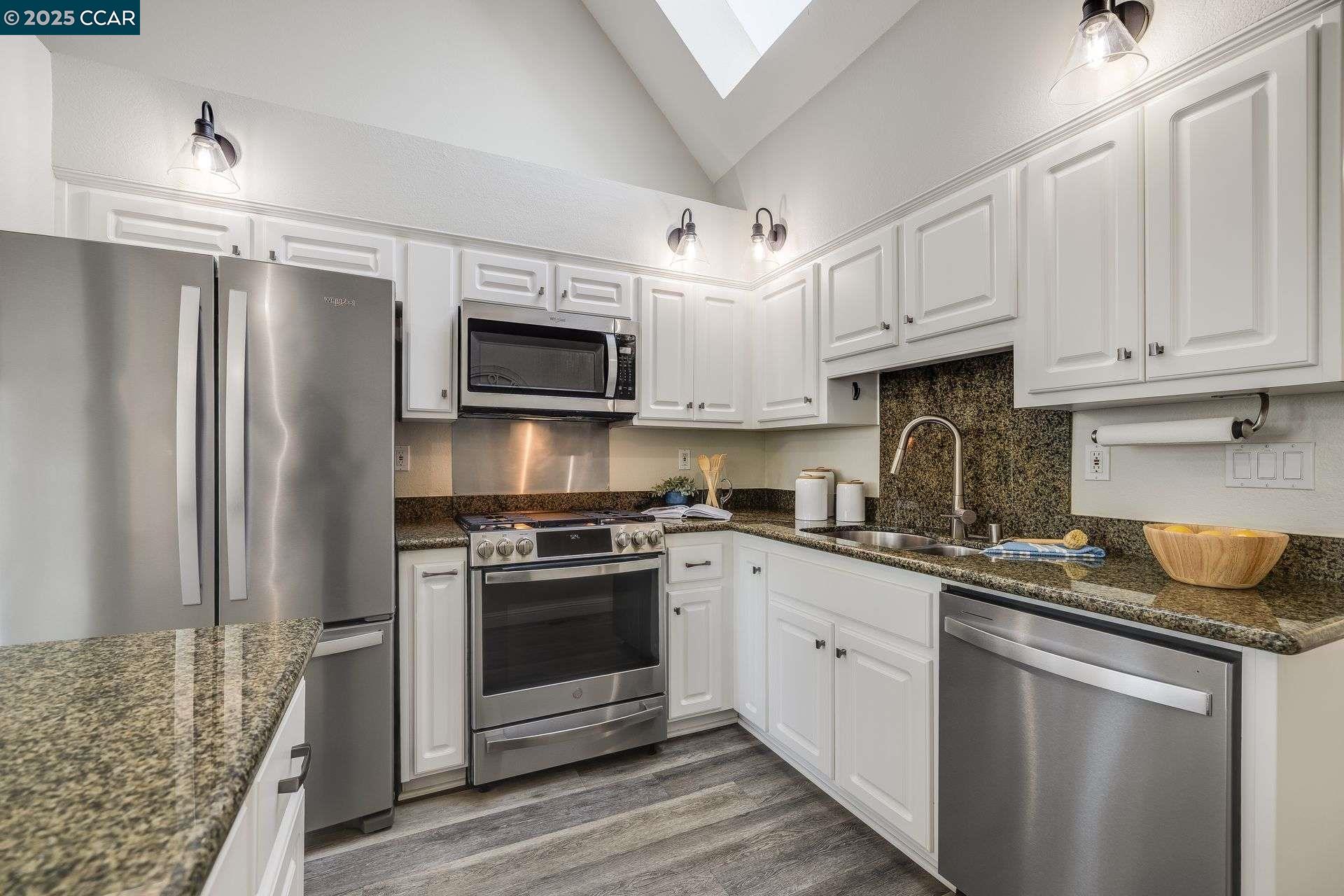 Detail Gallery Image 17 of 33 For 1658 Terrace Way, Walnut Creek,  CA 94597 - 2 Beds | 2 Baths