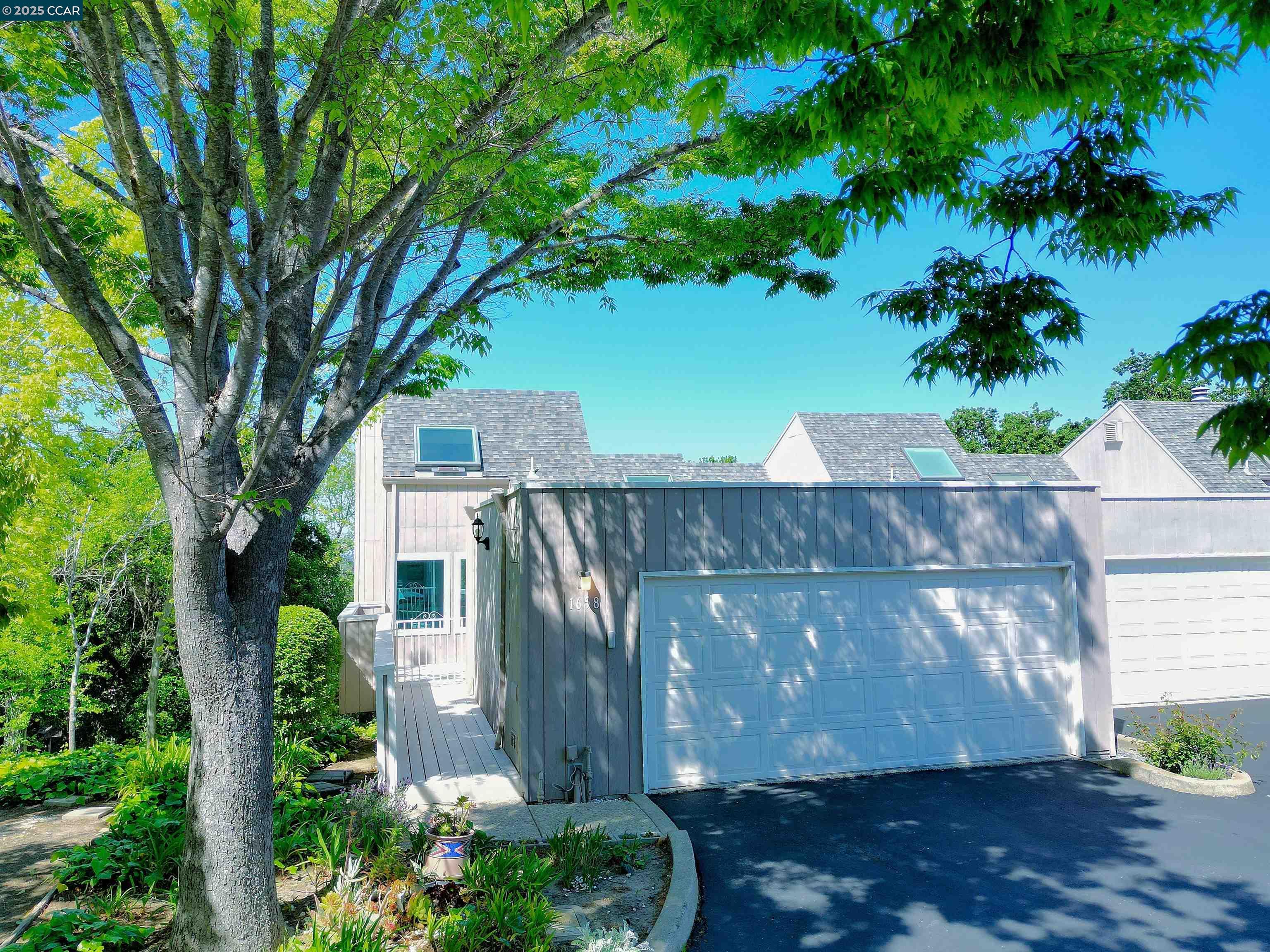 Detail Gallery Image 5 of 33 For 1658 Terrace Way, Walnut Creek,  CA 94597 - 2 Beds | 2 Baths