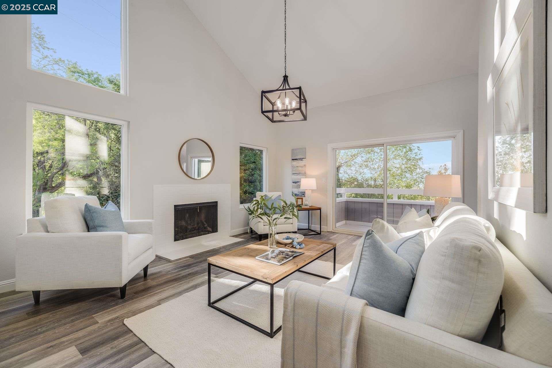 Detail Gallery Image 10 of 33 For 1658 Terrace Way, Walnut Creek,  CA 94597 - 2 Beds | 2 Baths