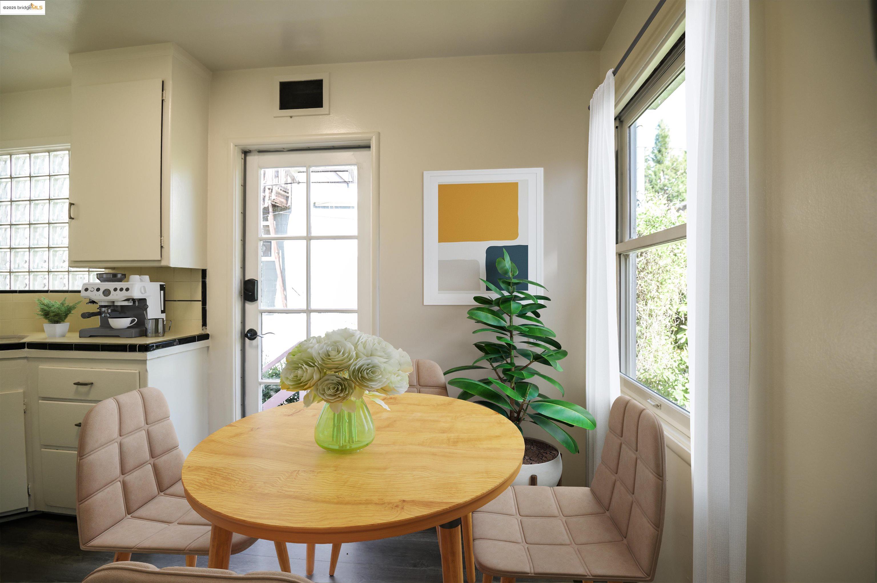 Detail Gallery Image 11 of 21 For 2218 Parker St, Berkeley,  CA 94704 - 1 Beds | 1 Baths