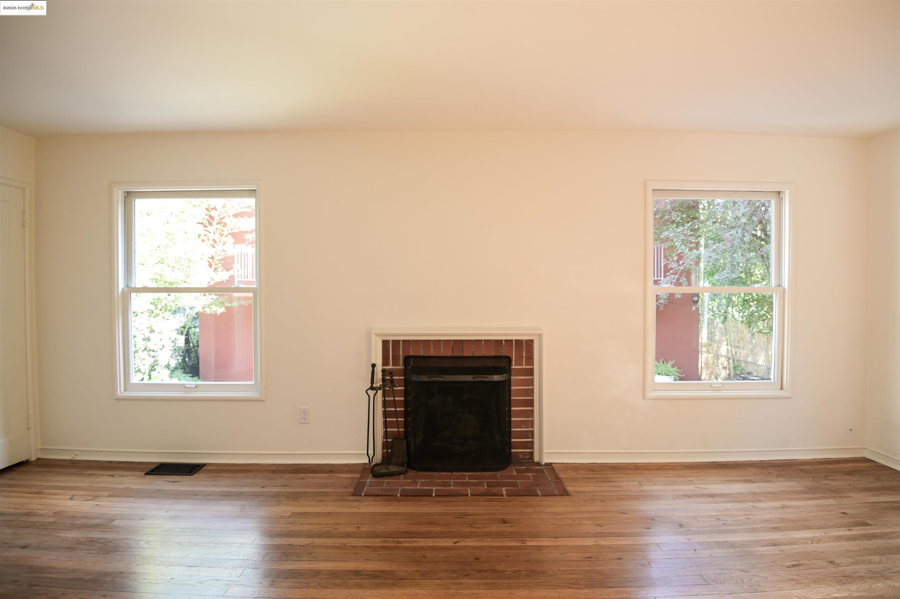 Detail Gallery Image 6 of 21 For 2218 Parker St, Berkeley,  CA 94704 - 1 Beds | 1 Baths