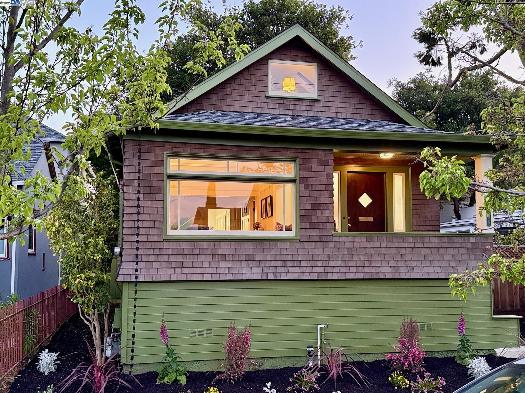 Detail Gallery Image 2 of 49 For 3206 Garfield Ave, Alameda,  CA 94501 - 2 Beds | 1 Baths