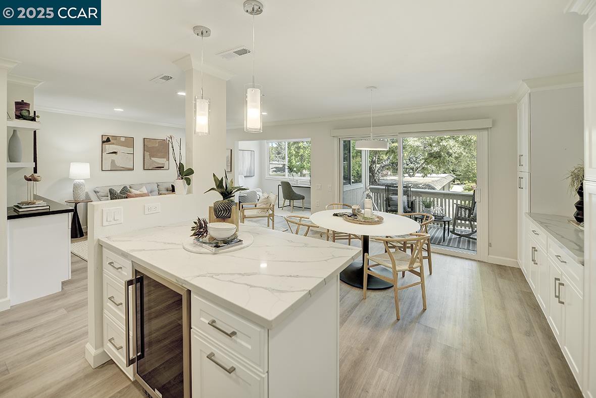 Detail Gallery Image 5 of 52 For 1459 Rockledge Ln #4,  Walnut Creek,  CA 94595 - 2 Beds | 2 Baths