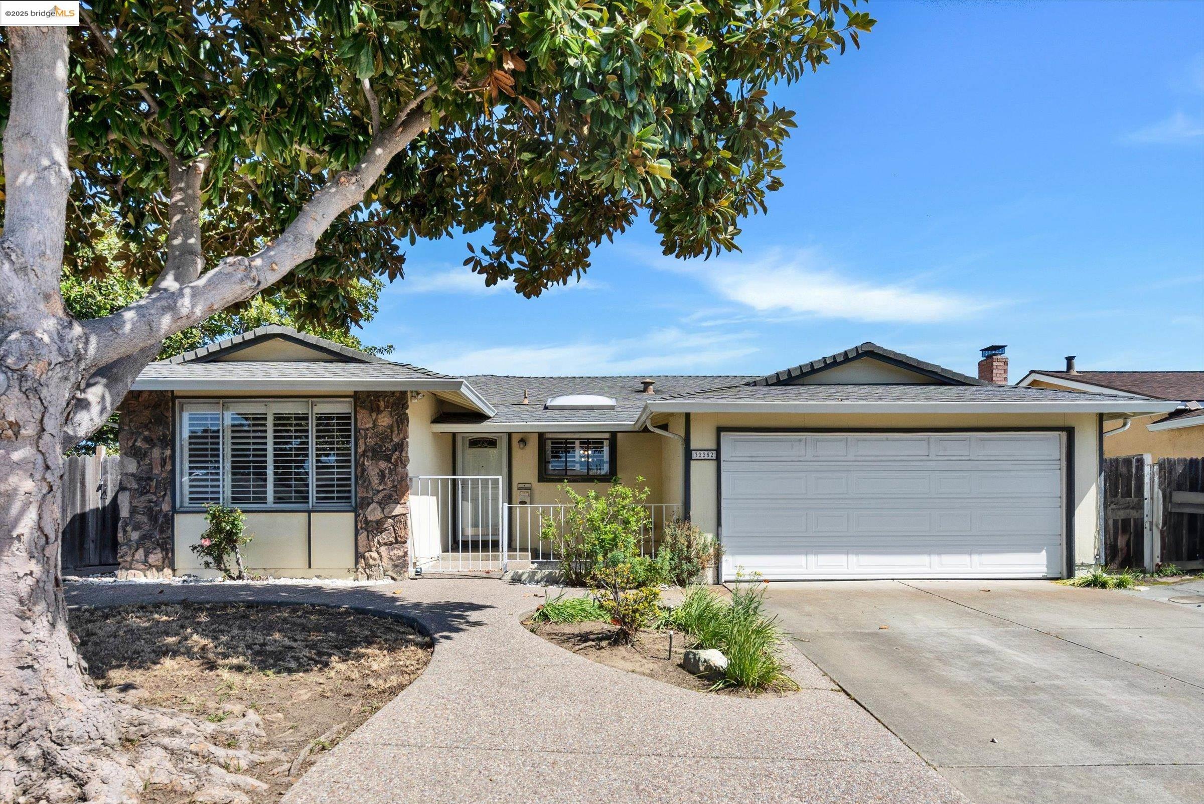 Detail Gallery Image 1 of 1 For 32252 Coronation Dr, Union City,  CA 94587 - 4 Beds | 2 Baths