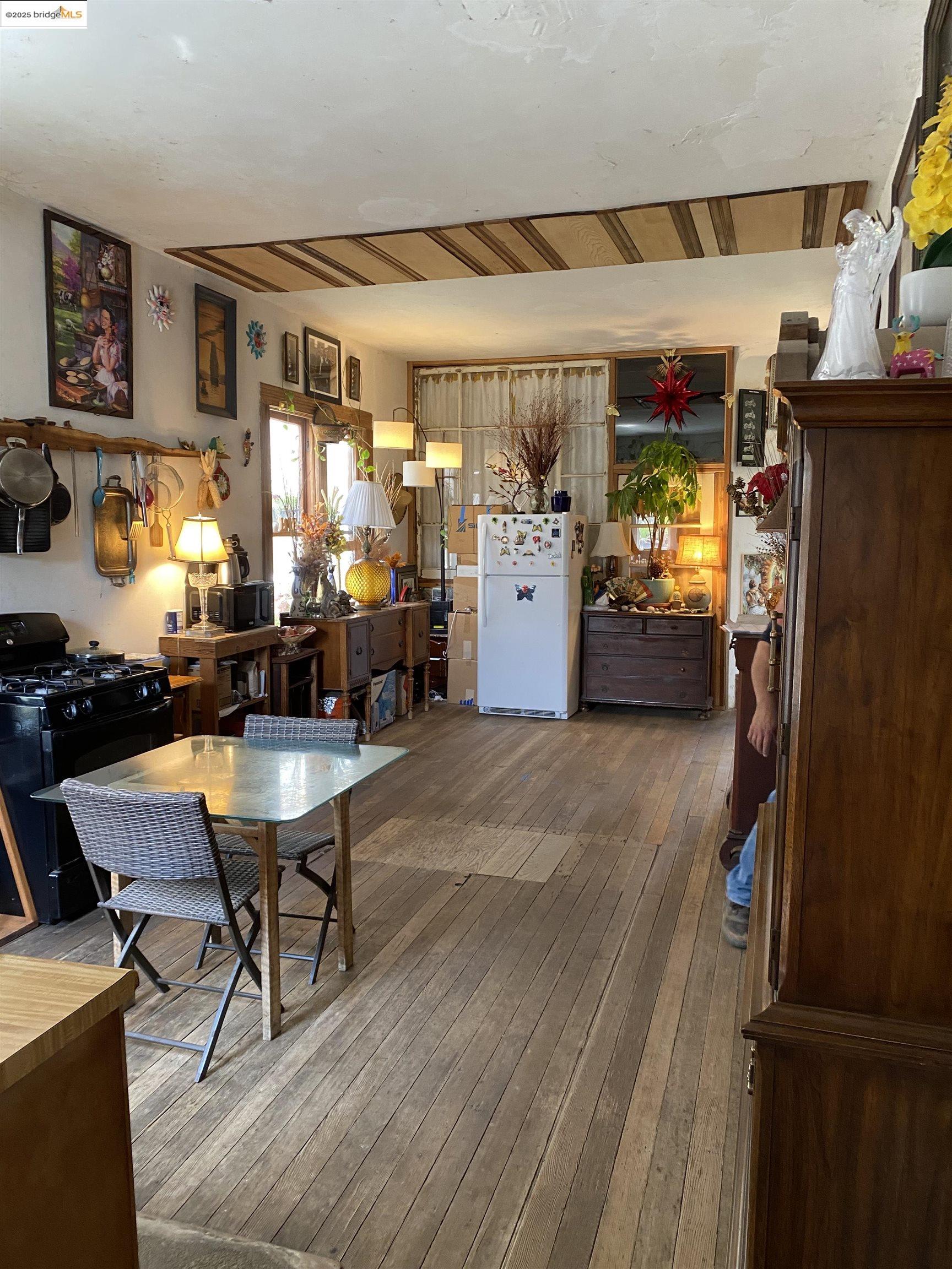 Detail Gallery Image 4 of 18 For 317 Kentucky St, Vallejo,  CA 94590 - 2 Beds | 1 Baths