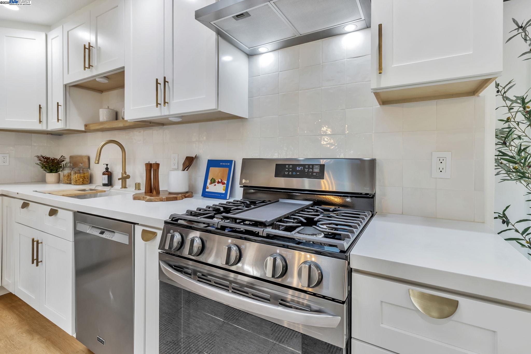 Detail Gallery Image 13 of 47 For 40514 Robin St, Fremont,  CA 94538 - 4 Beds | 2 Baths