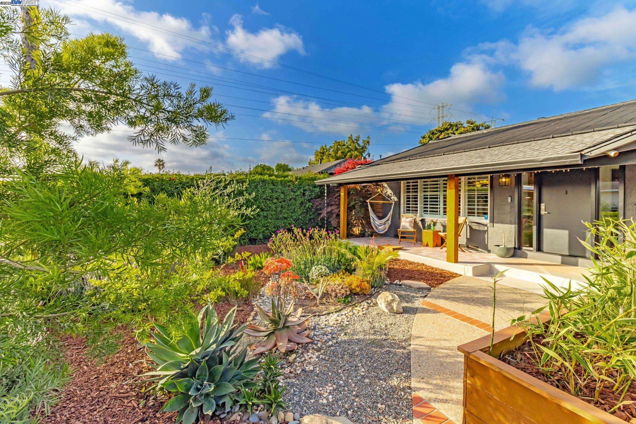 Detail Gallery Image 4 of 47 For 40514 Robin St, Fremont,  CA 94538 - 4 Beds | 2 Baths