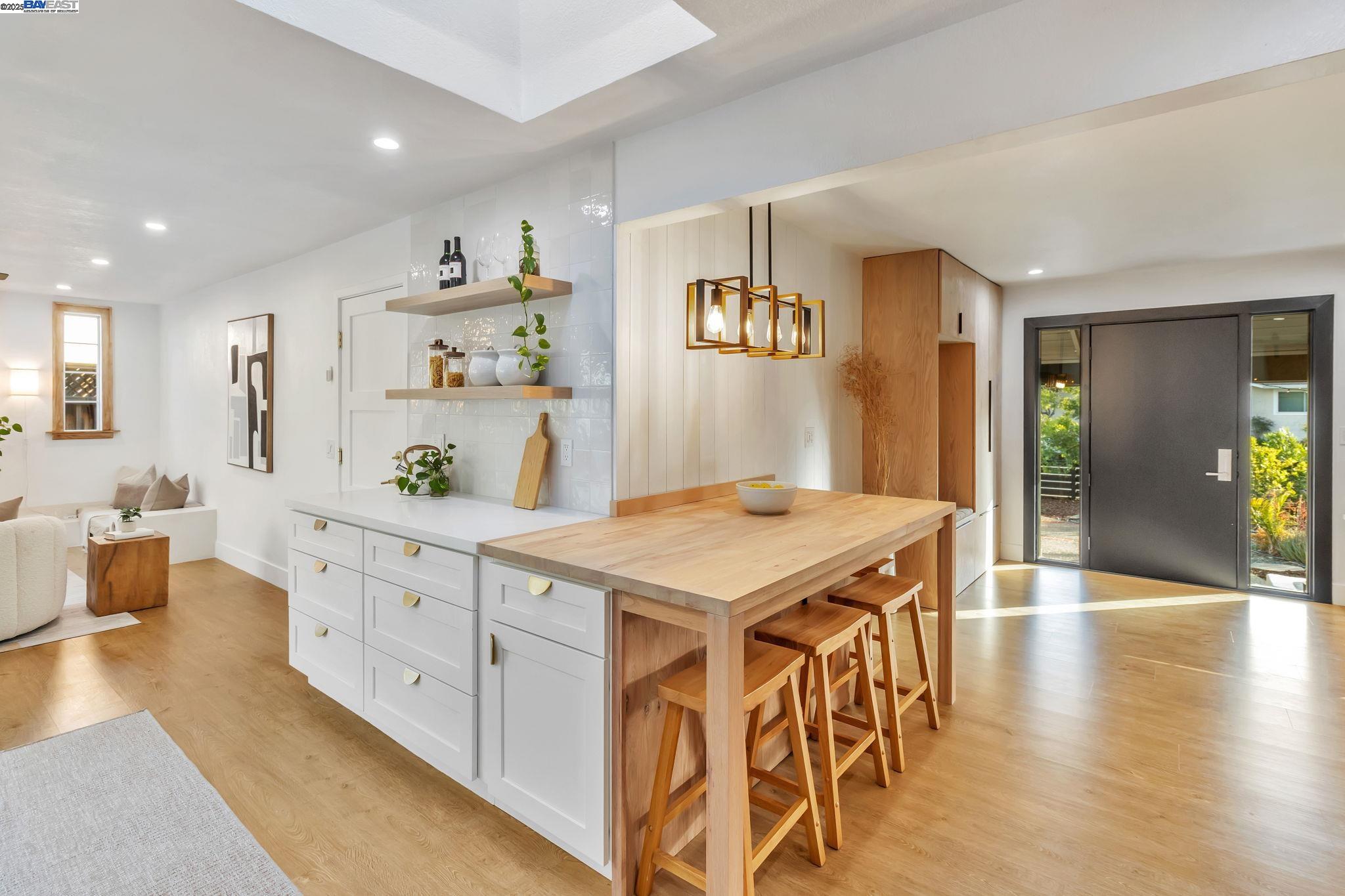 Detail Gallery Image 8 of 47 For 40514 Robin St, Fremont,  CA 94538 - 4 Beds | 2 Baths