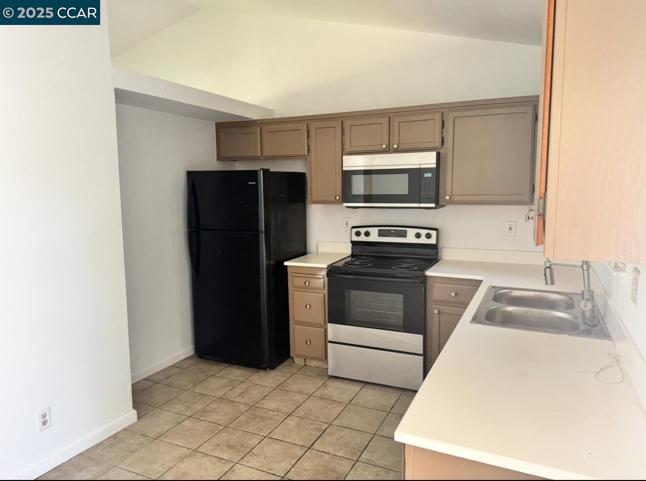 Detail Gallery Image 7 of 28 For 5108 Vigna Way, Salida,  CA 95368 - 3 Beds | 2 Baths
