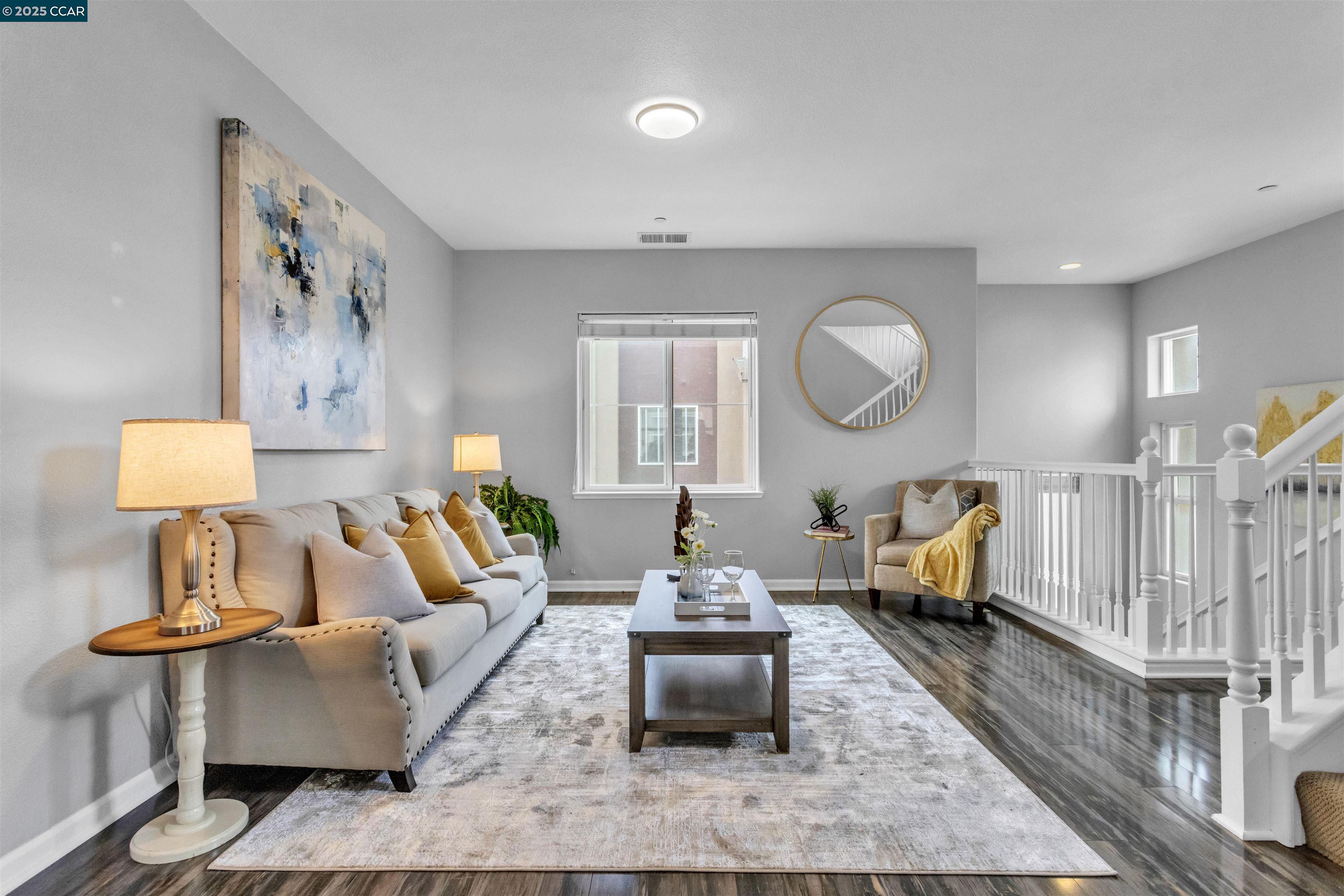 More Details about MLS # 41094028 : 2745 HOLLY ST