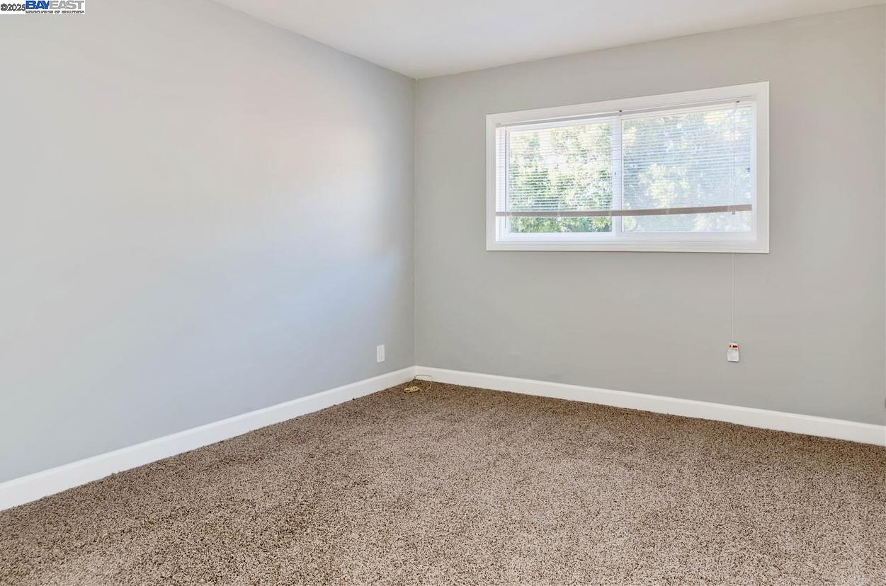Detail Gallery Image 13 of 14 For 1365 Highland Blvd, Hayward,  CA 94542 - – Beds | – Baths