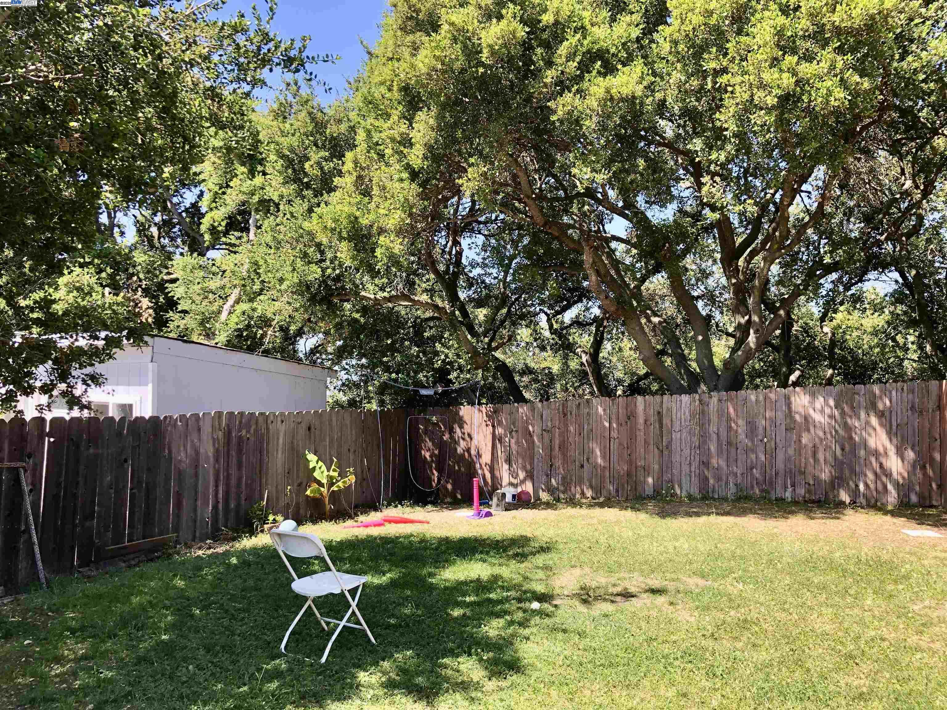 Detail Gallery Image 3 of 14 For 1365 Highland Blvd, Hayward,  CA 94542 - – Beds | – Baths