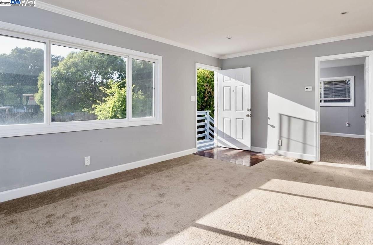 Detail Gallery Image 4 of 14 For 1365 Highland Blvd, Hayward,  CA 94542 - – Beds | – Baths