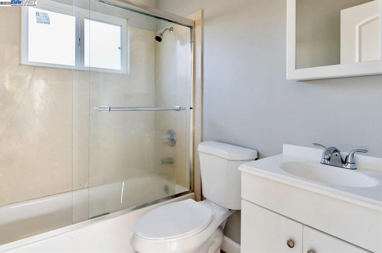Detail Gallery Image 10 of 14 For 1365 Highland Blvd, Hayward,  CA 94542 - – Beds | – Baths