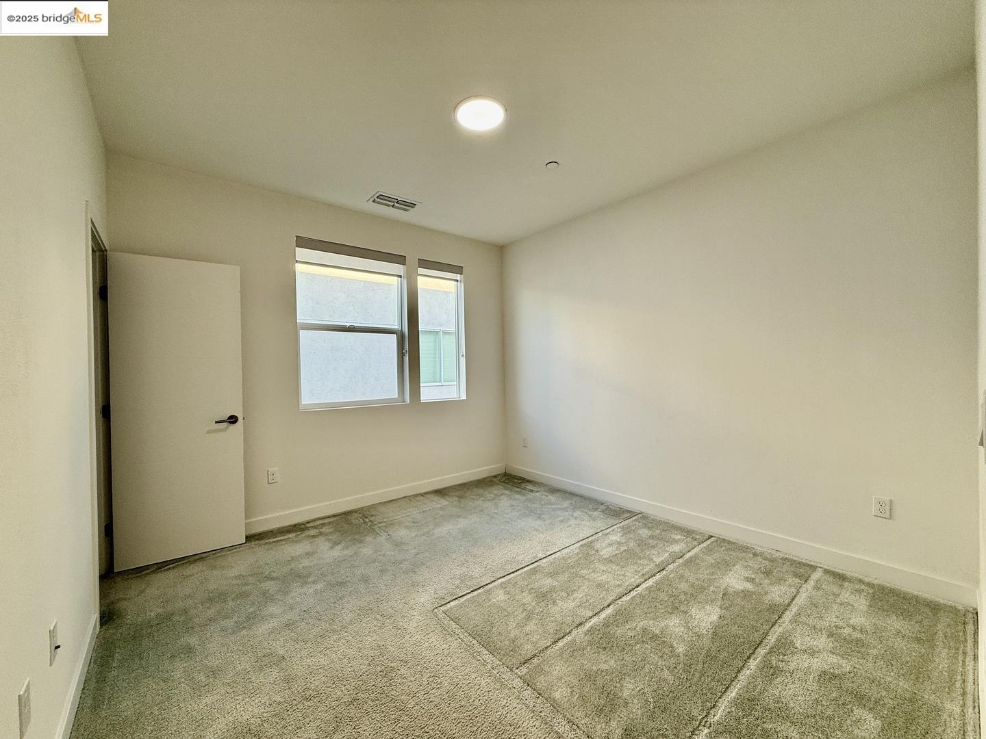 Detail Gallery Image 7 of 14 For 3935 Wattling St, Oakland,  CA 94601 - 3 Beds | 3 Baths