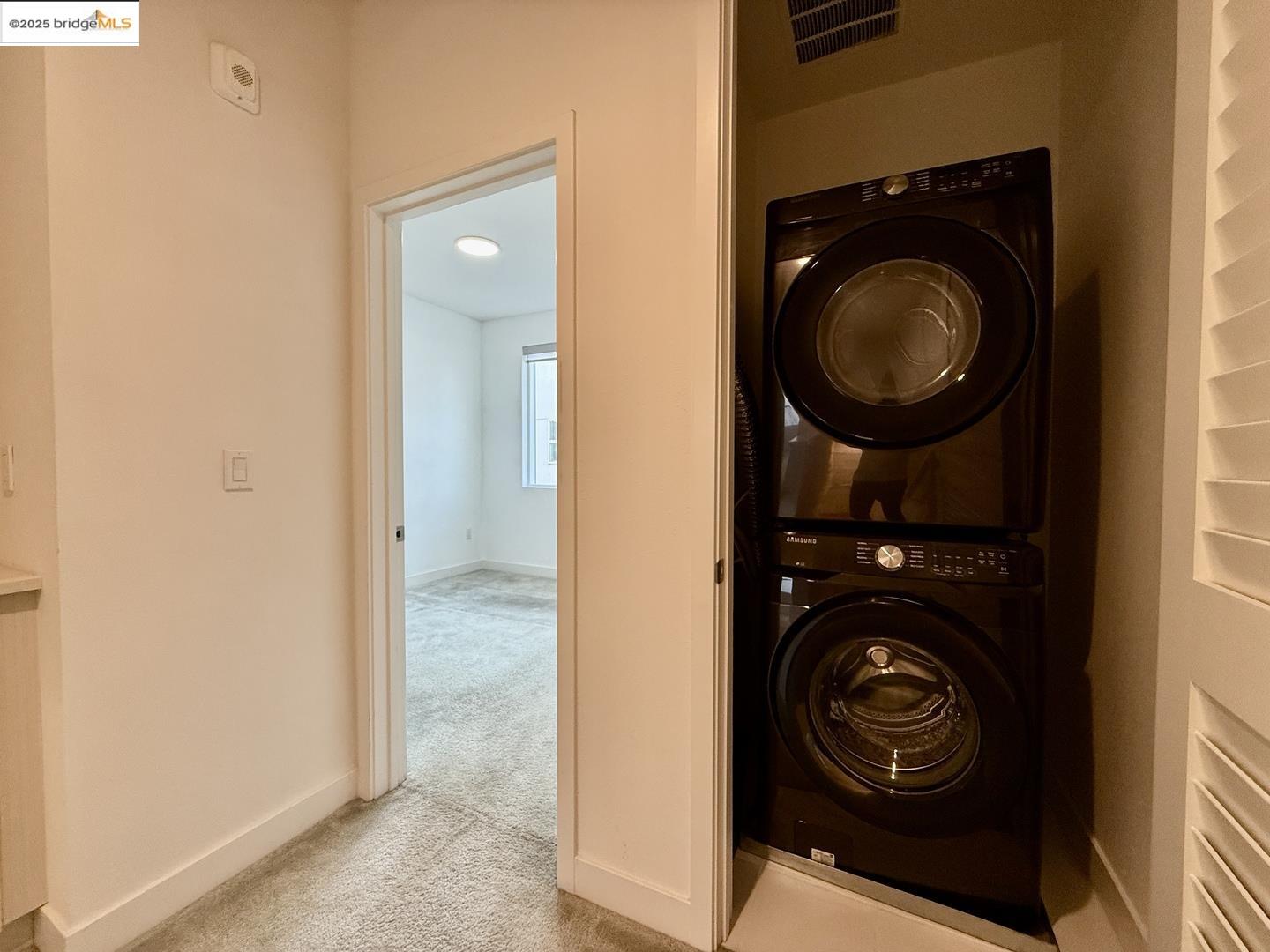 Detail Gallery Image 10 of 14 For 3935 Wattling St, Oakland,  CA 94601 - 3 Beds | 3 Baths