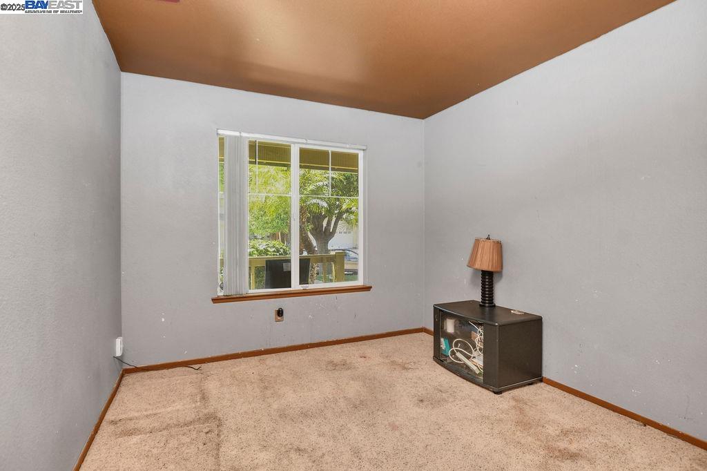 Detail Gallery Image 12 of 24 For 1024 Woodhaven Way, Antioch,  CA 94531 - 4 Beds | 2 Baths