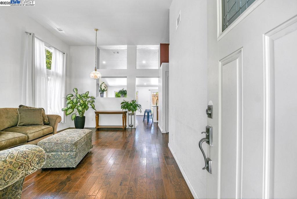 Detail Gallery Image 4 of 24 For 1024 Woodhaven Way, Antioch,  CA 94531 - 4 Beds | 2 Baths
