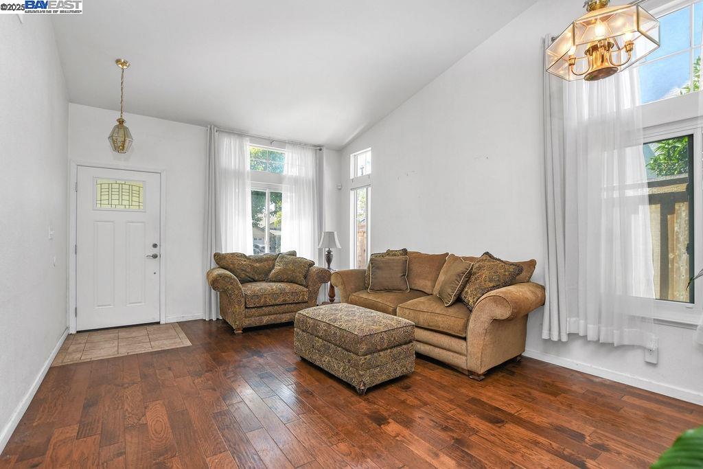 Detail Gallery Image 5 of 24 For 1024 Woodhaven Way, Antioch,  CA 94531 - 4 Beds | 2 Baths