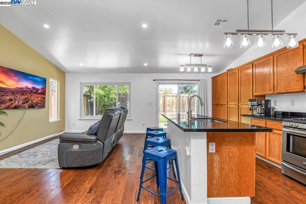 Detail Gallery Image 6 of 24 For 1024 Woodhaven Way, Antioch,  CA 94531 - 4 Beds | 2 Baths