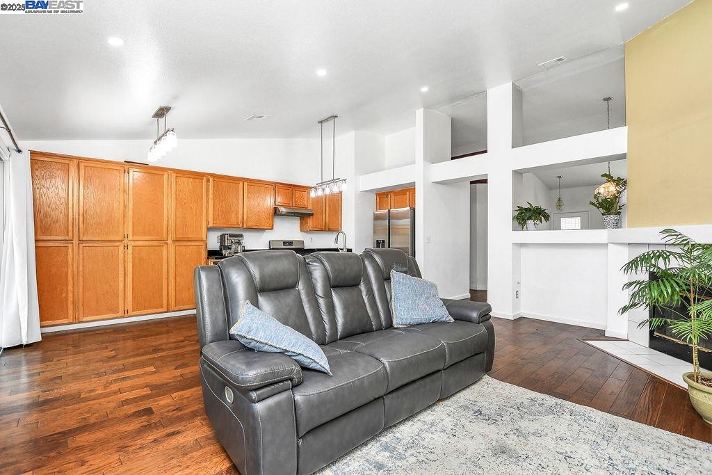 Detail Gallery Image 7 of 24 For 1024 Woodhaven Way, Antioch,  CA 94531 - 4 Beds | 2 Baths