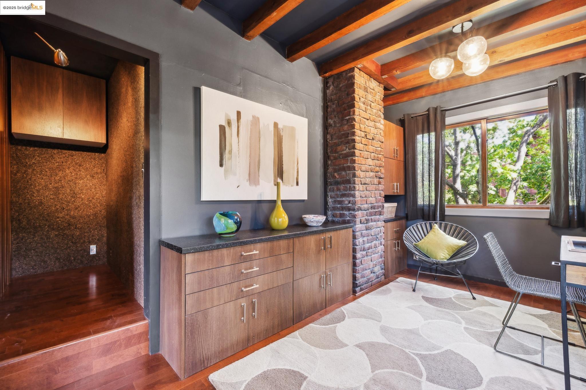 Detail Gallery Image 30 of 43 For 2633 Benvenue #3,  Berkeley,  CA 94704 - 1 Beds | 1 Baths