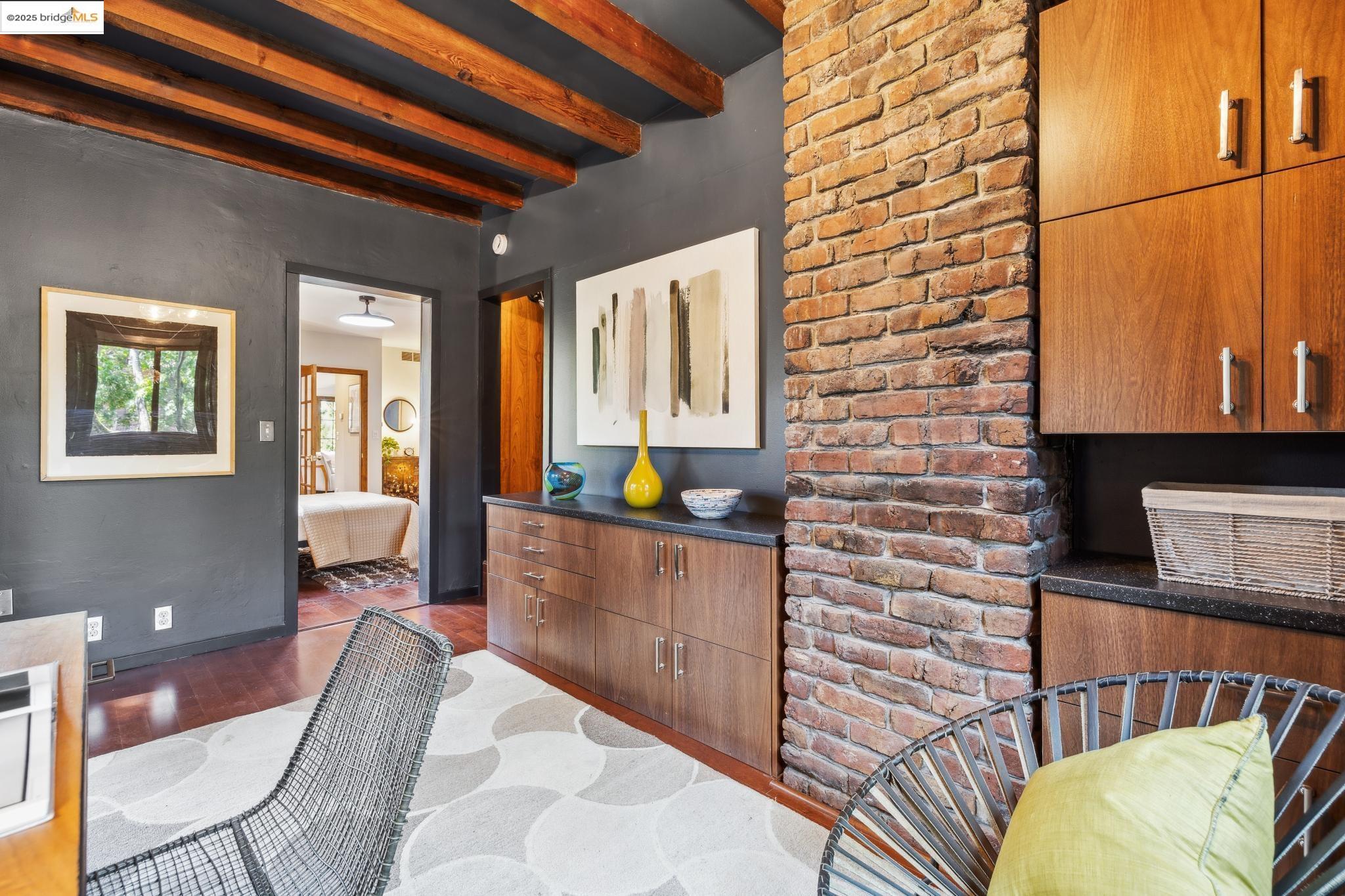 Detail Gallery Image 32 of 43 For 2633 Benvenue #3,  Berkeley,  CA 94704 - 1 Beds | 1 Baths