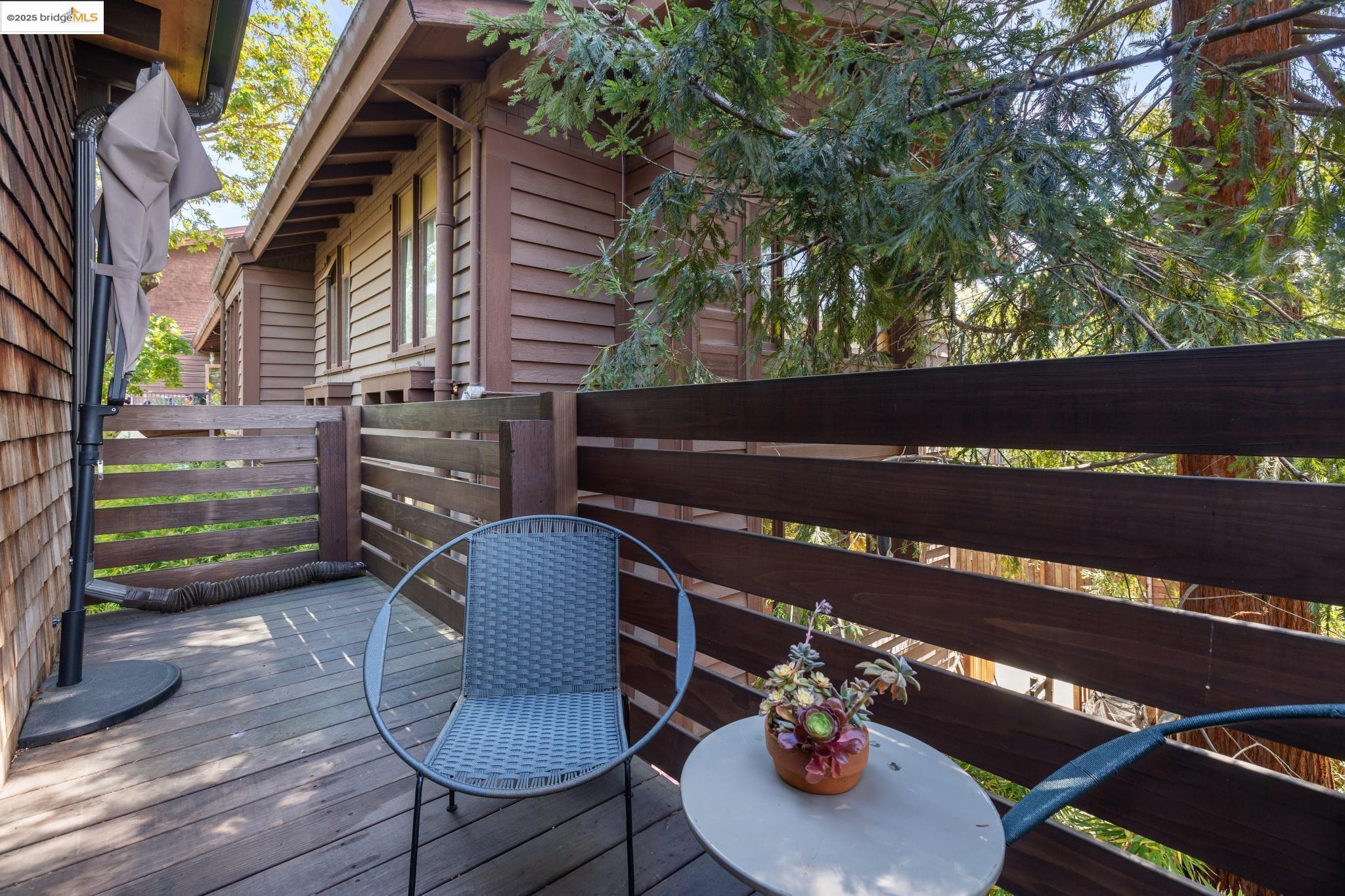 Detail Gallery Image 36 of 43 For 2633 Benvenue #3,  Berkeley,  CA 94704 - 1 Beds | 1 Baths