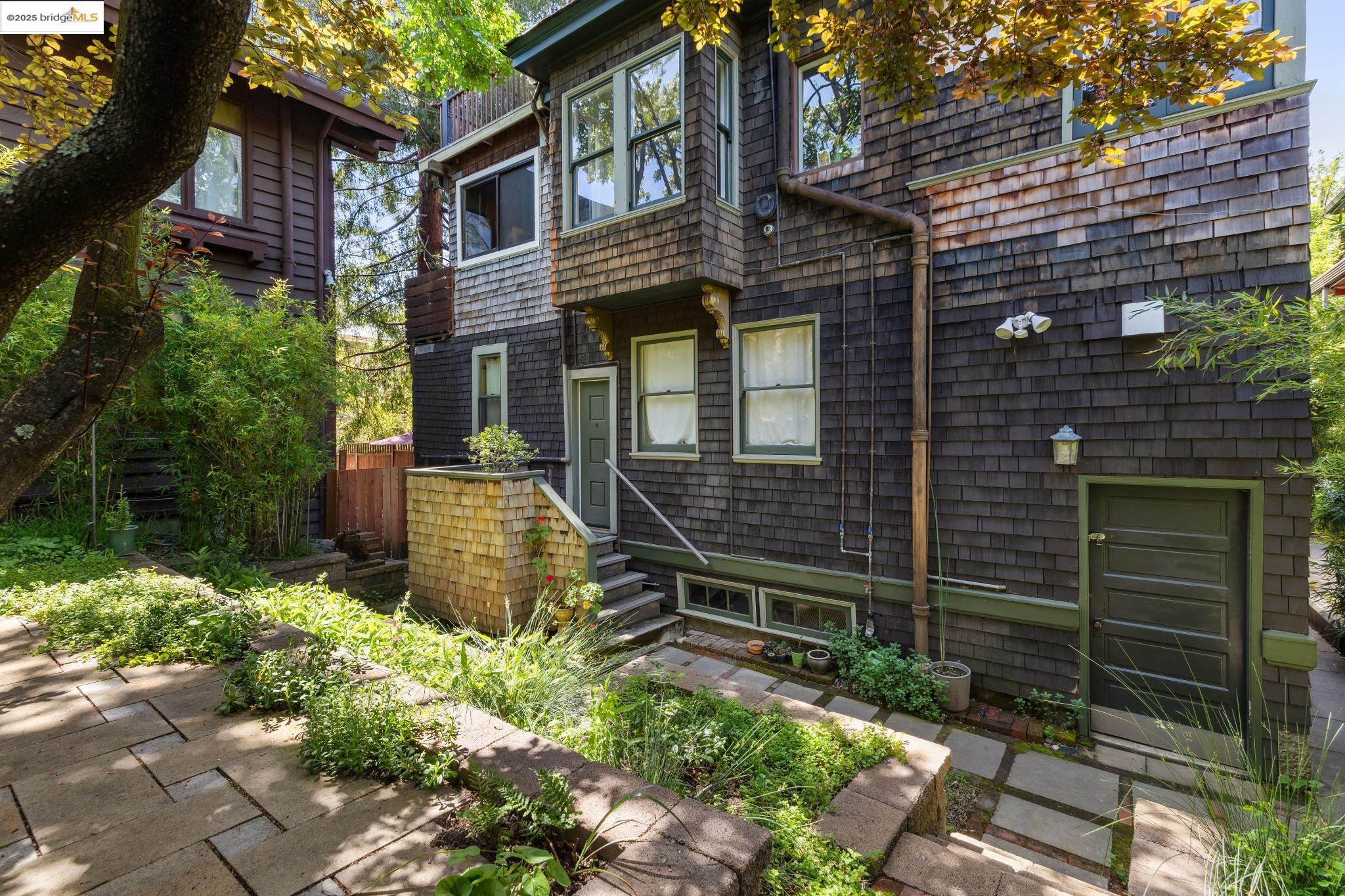 Detail Gallery Image 39 of 43 For 2633 Benvenue #3,  Berkeley,  CA 94704 - 1 Beds | 1 Baths