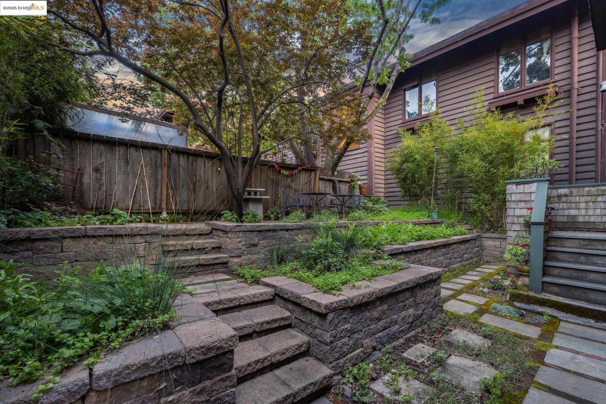 Detail Gallery Image 41 of 43 For 2633 Benvenue #3,  Berkeley,  CA 94704 - 1 Beds | 1 Baths