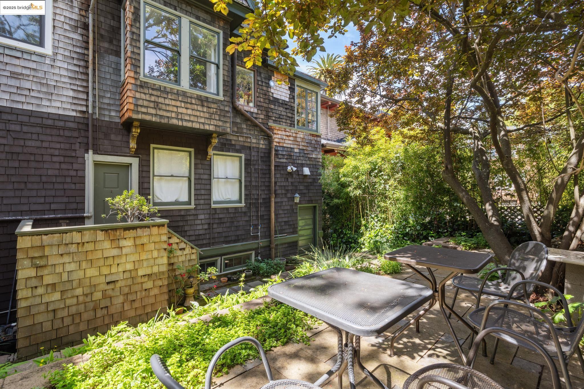 Detail Gallery Image 42 of 43 For 2633 Benvenue #3,  Berkeley,  CA 94704 - 1 Beds | 1 Baths