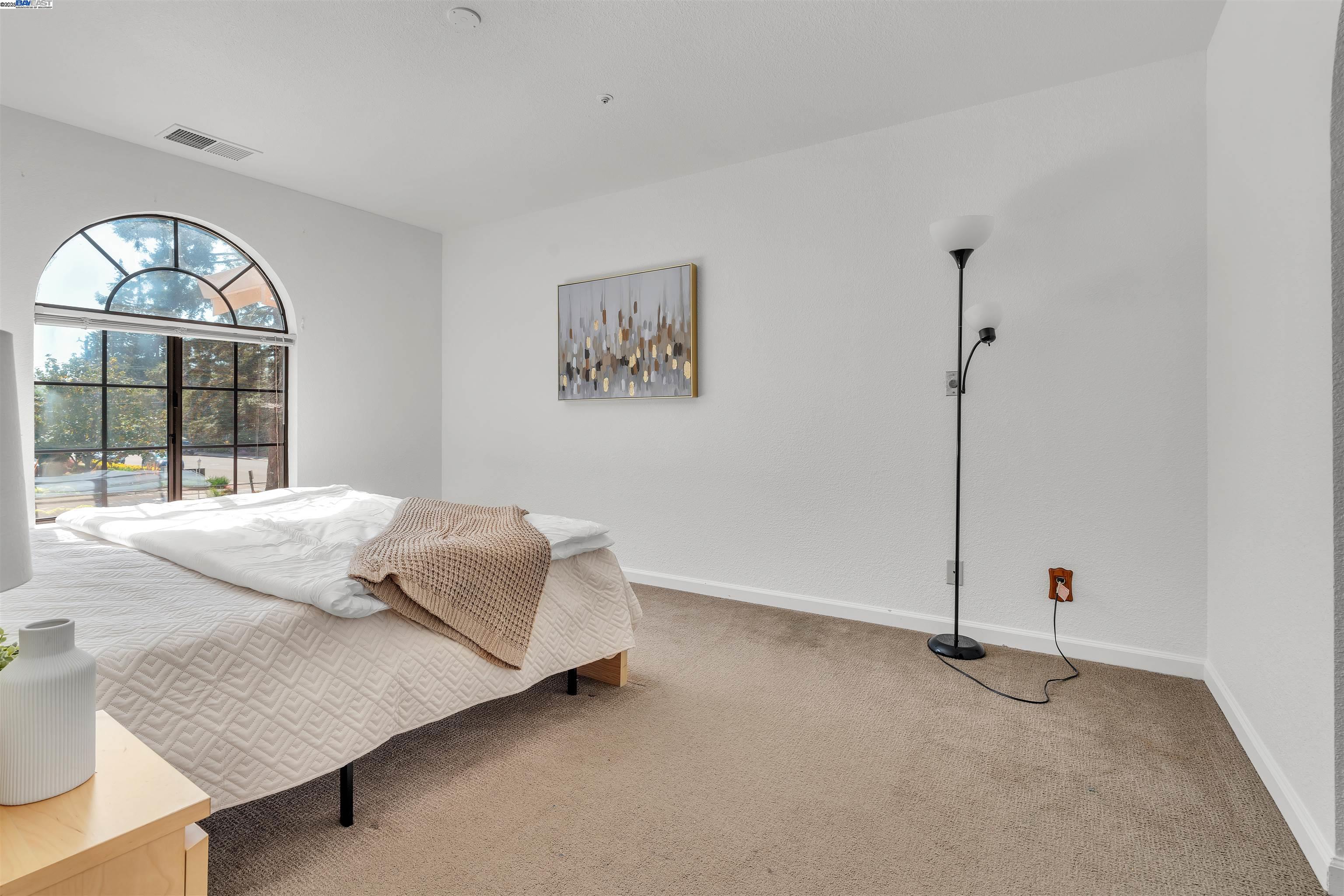 Detail Gallery Image 34 of 60 For 19987 Lorena Cir, Castro Valley,  CA 94546 - 3 Beds | 2/1 Baths