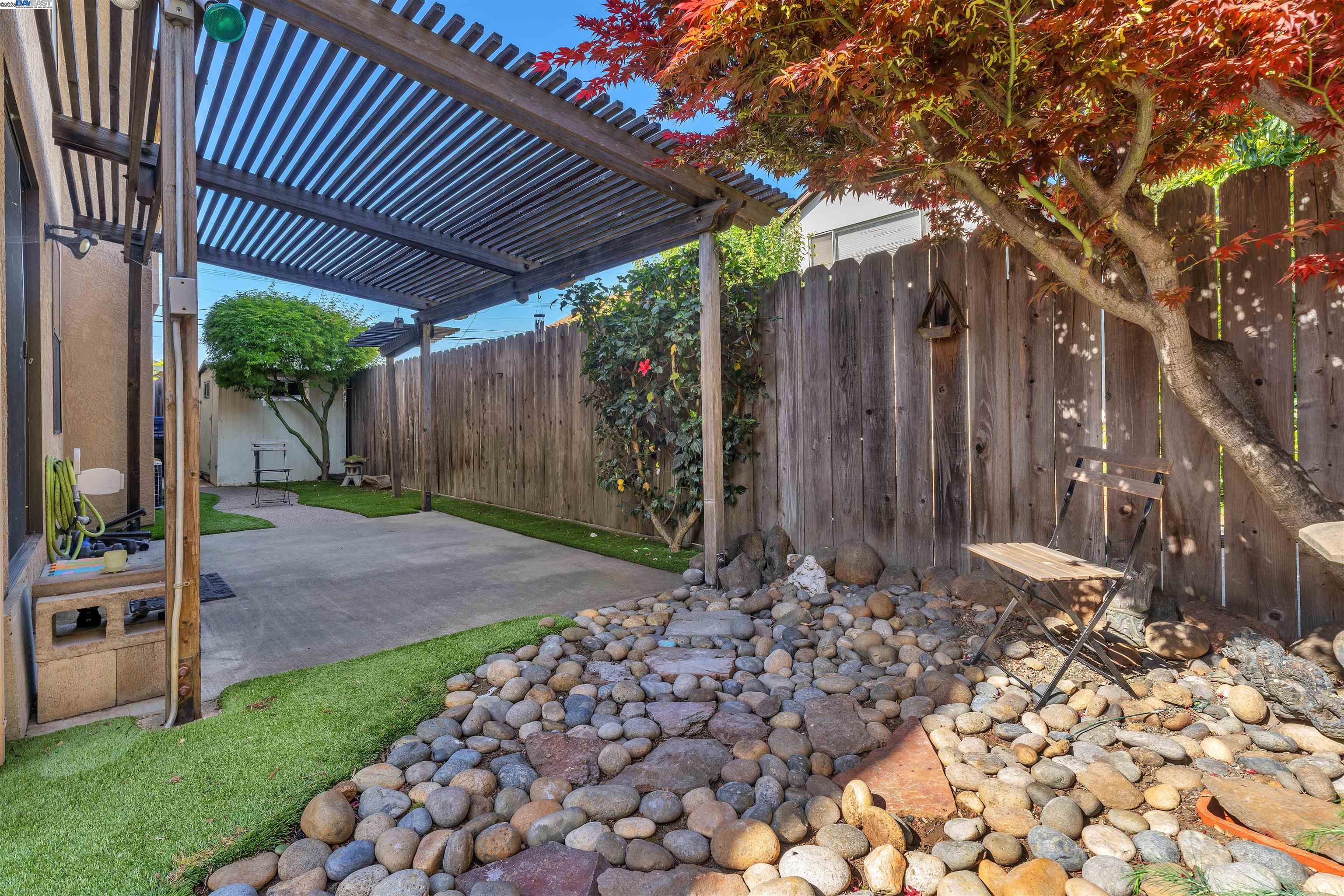 Detail Gallery Image 45 of 60 For 19987 Lorena Cir, Castro Valley,  CA 94546 - 3 Beds | 2/1 Baths