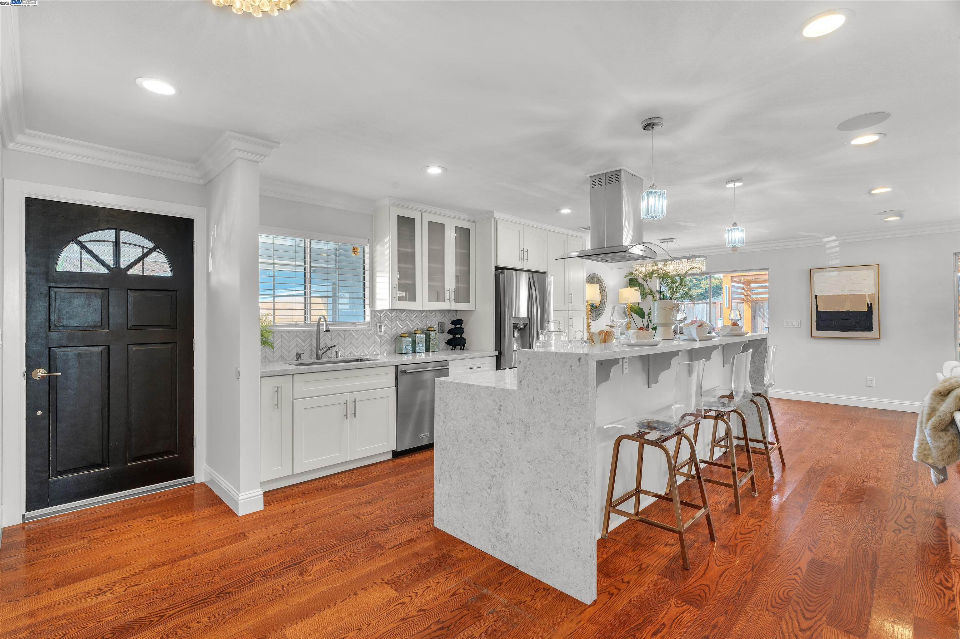 Detail Gallery Image 11 of 60 For 24565 Surrey Way, Hayward,  CA 94544 - 4 Beds | 2 Baths
