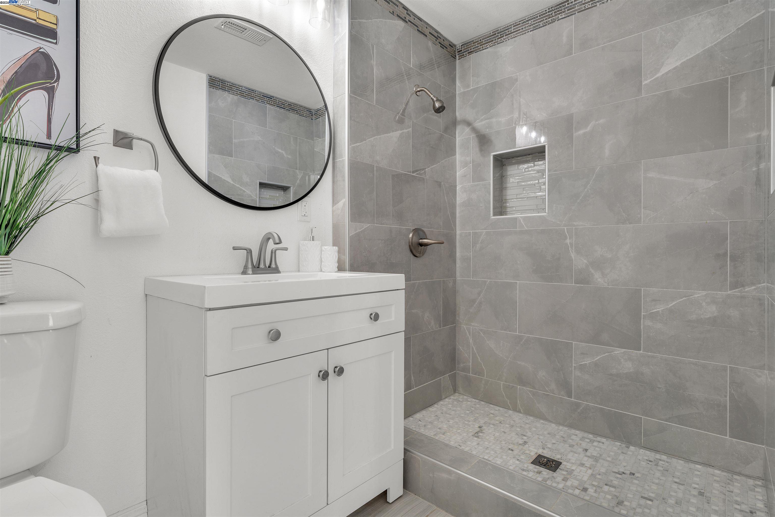 Detail Gallery Image 29 of 60 For 24565 Surrey Way, Hayward,  CA 94544 - 4 Beds | 2 Baths