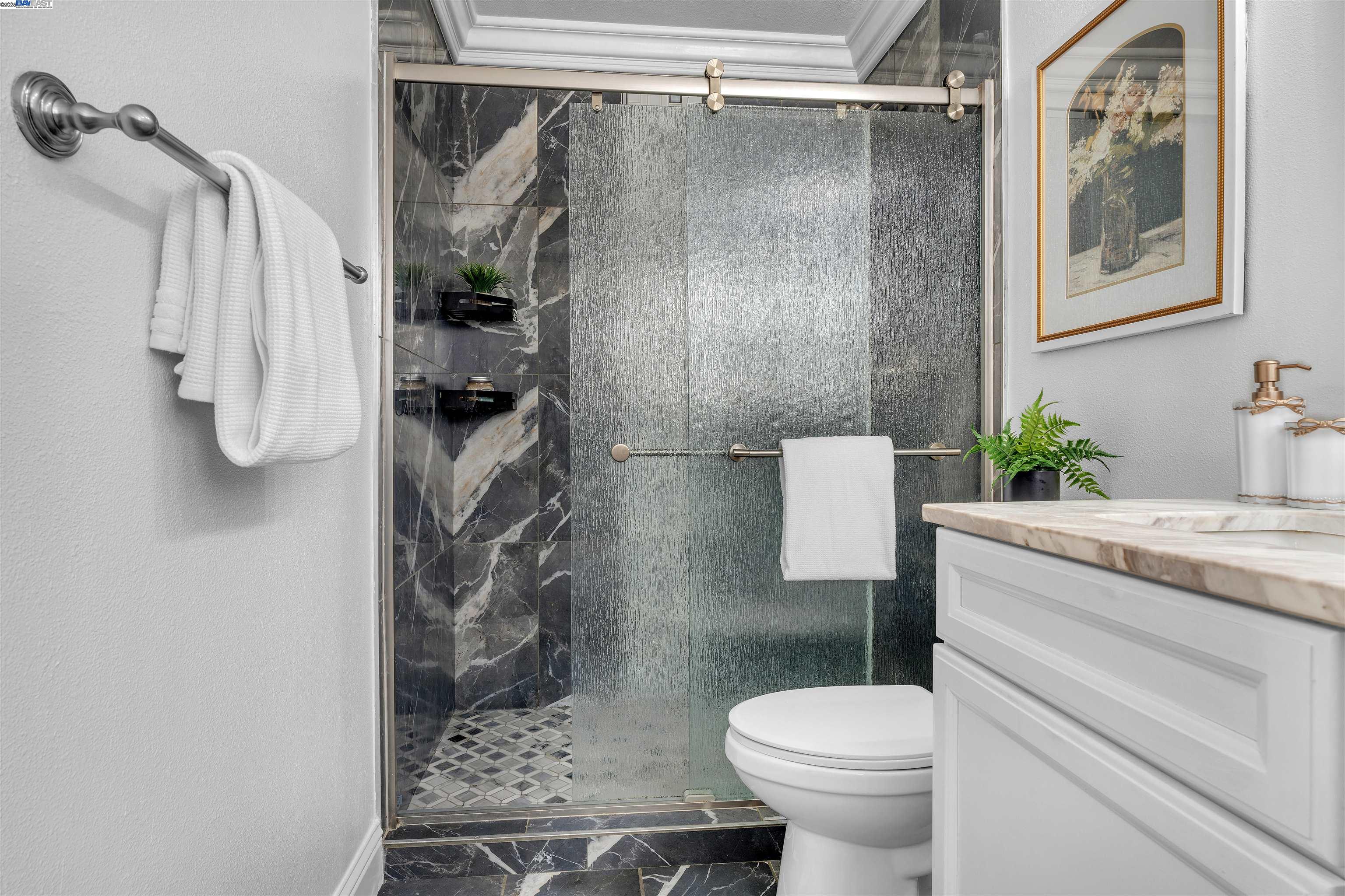 Detail Gallery Image 34 of 60 For 24565 Surrey Way, Hayward,  CA 94544 - 4 Beds | 2 Baths