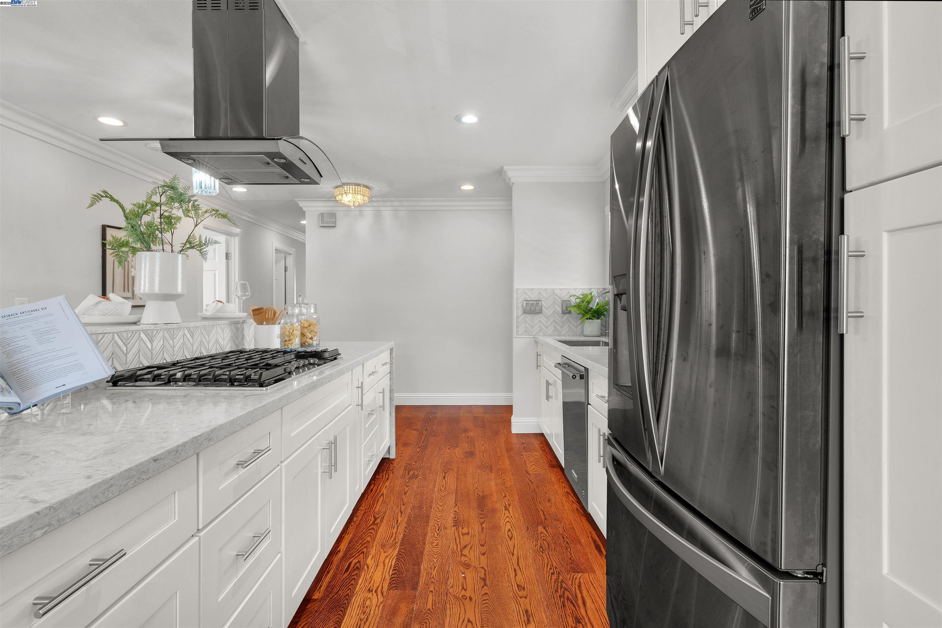 Detail Gallery Image 35 of 60 For 24565 Surrey Way, Hayward,  CA 94544 - 4 Beds | 2 Baths