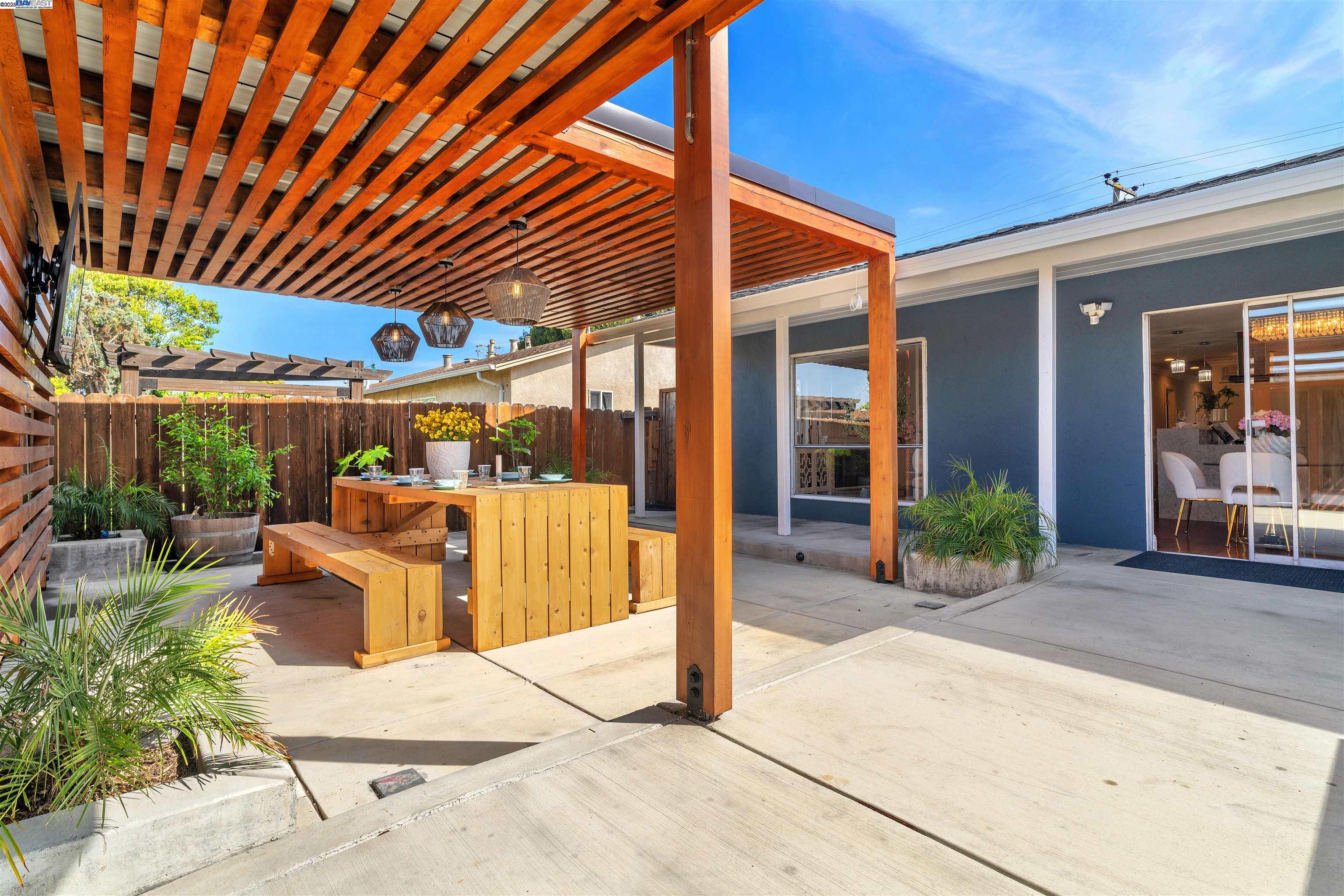 Detail Gallery Image 44 of 60 For 24565 Surrey Way, Hayward,  CA 94544 - 4 Beds | 2 Baths