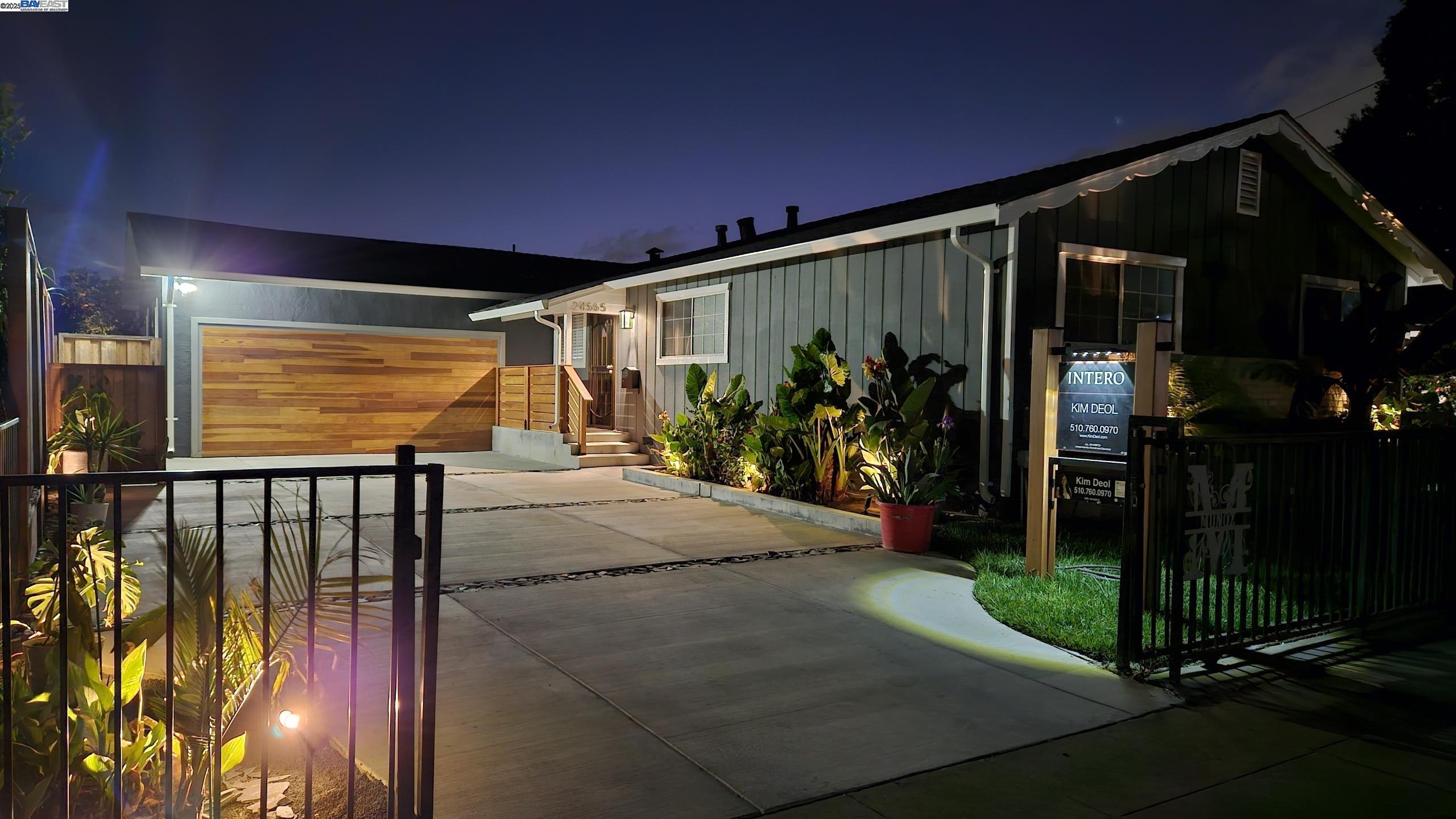 Detail Gallery Image 53 of 60 For 24565 Surrey Way, Hayward,  CA 94544 - 4 Beds | 2 Baths