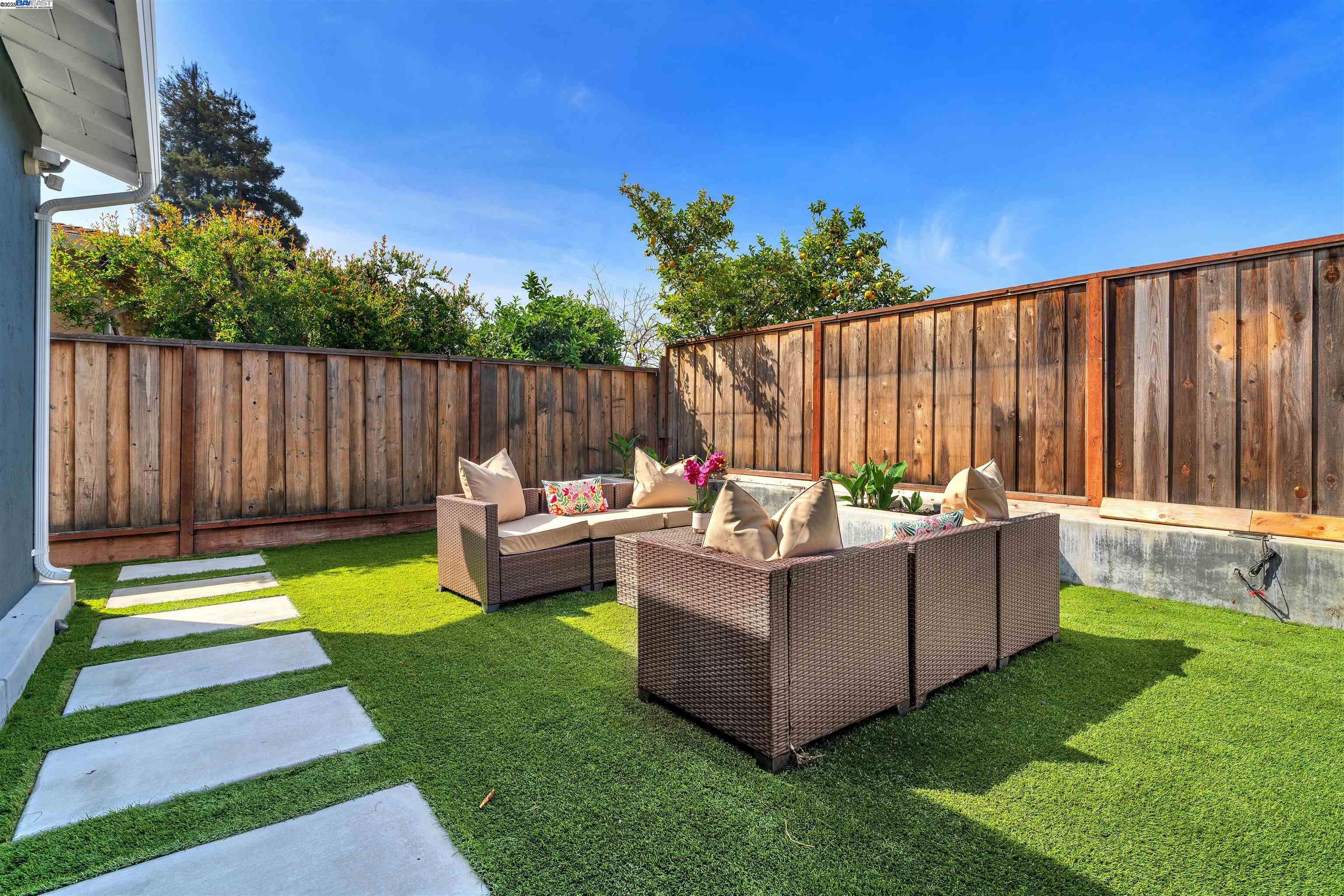 Detail Gallery Image 54 of 60 For 24565 Surrey Way, Hayward,  CA 94544 - 4 Beds | 2 Baths