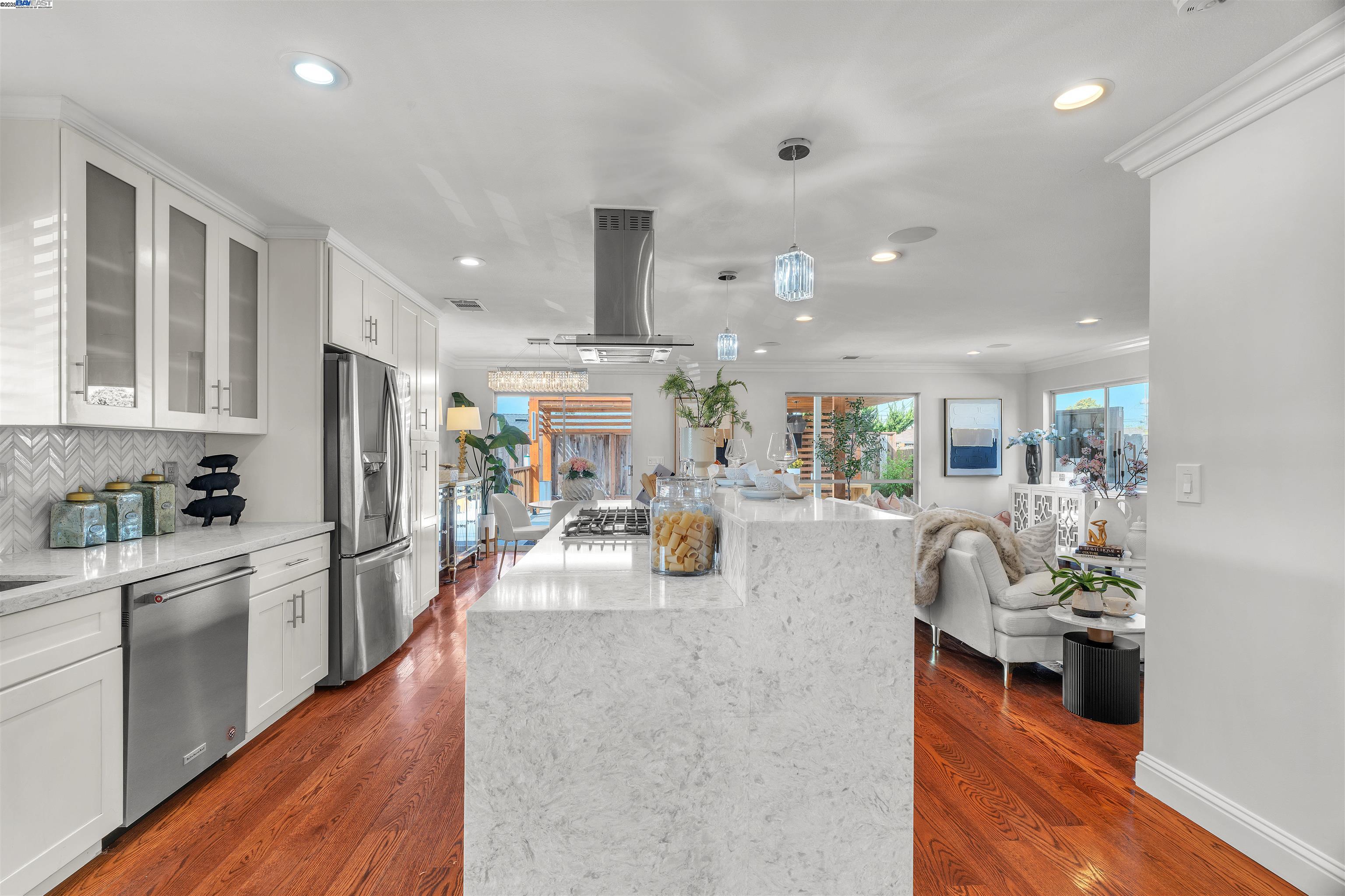 Detail Gallery Image 8 of 60 For 24565 Surrey Way, Hayward,  CA 94544 - 4 Beds | 2 Baths