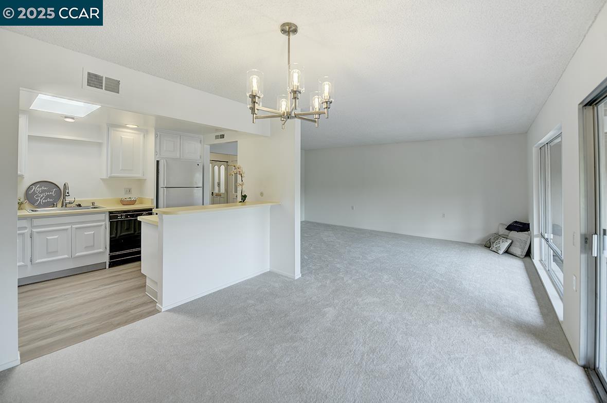 Photo #15: 41094067 Listing: Photo #15
