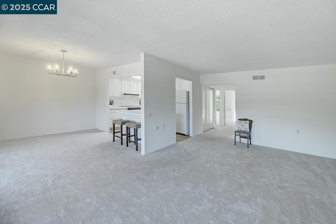 Detail Gallery Image 6 of 40 For 1300 Singingwood Ct. #3,  Walnut Creek,  CA 94595 - 2 Beds | 1 Baths