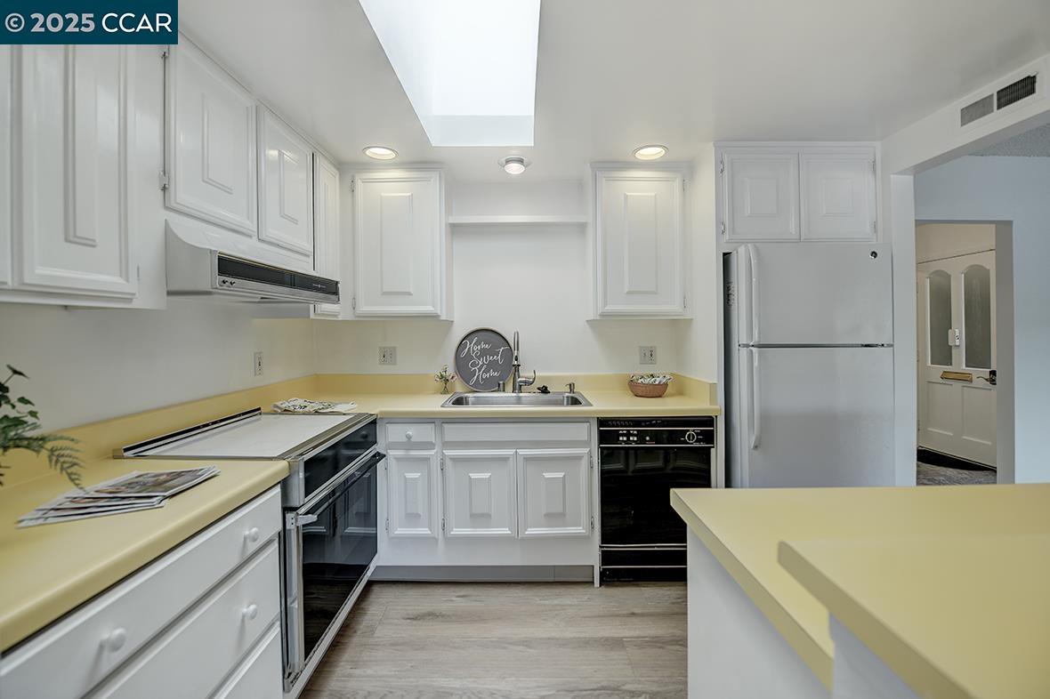 Photo #8: 41094067 Listing: Photo #8