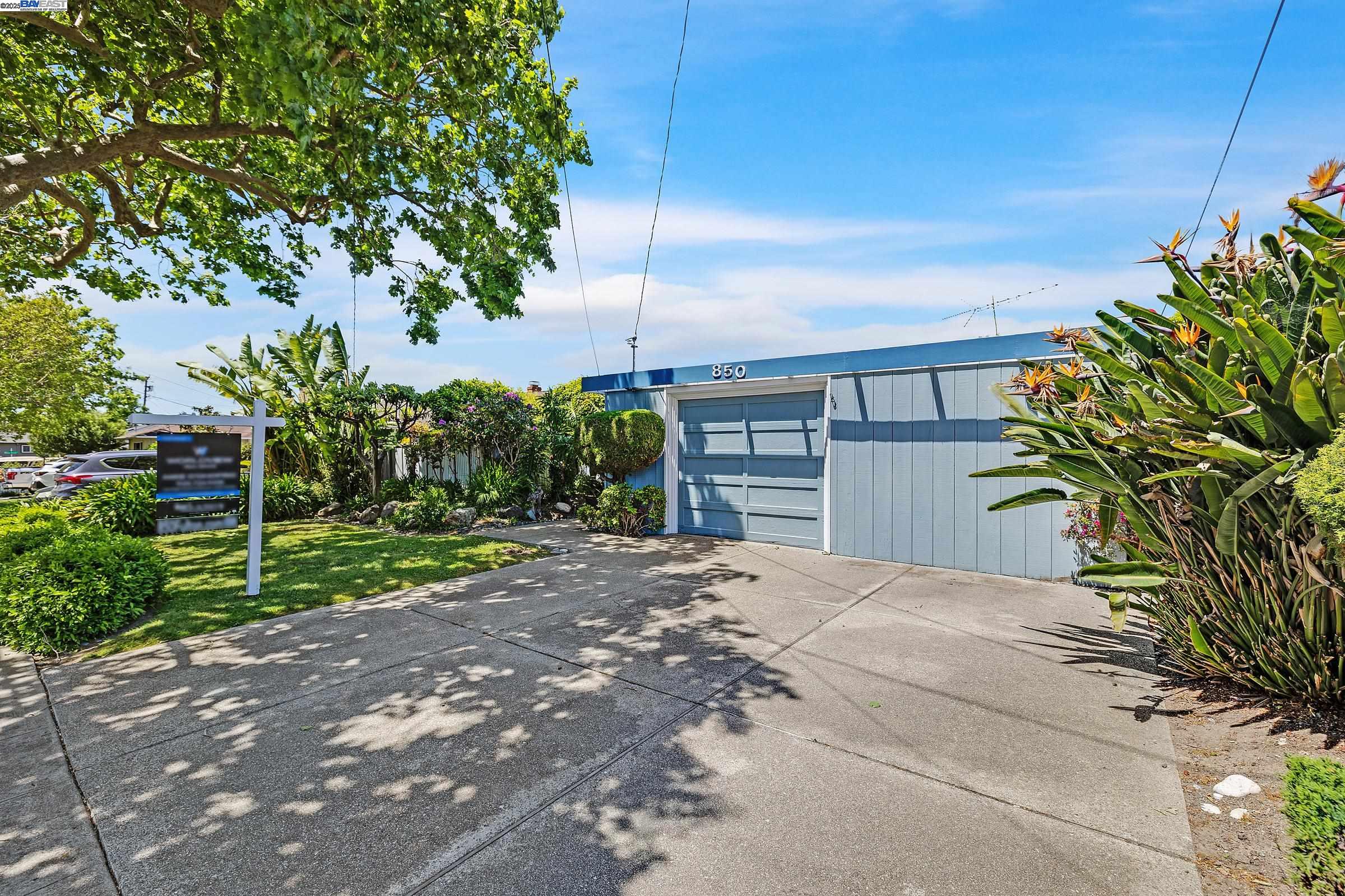 Detail Gallery Image 1 of 1 For 850 Fulton Ave, San Leandro,  CA 94577 - 4 Beds | 2/1 Baths