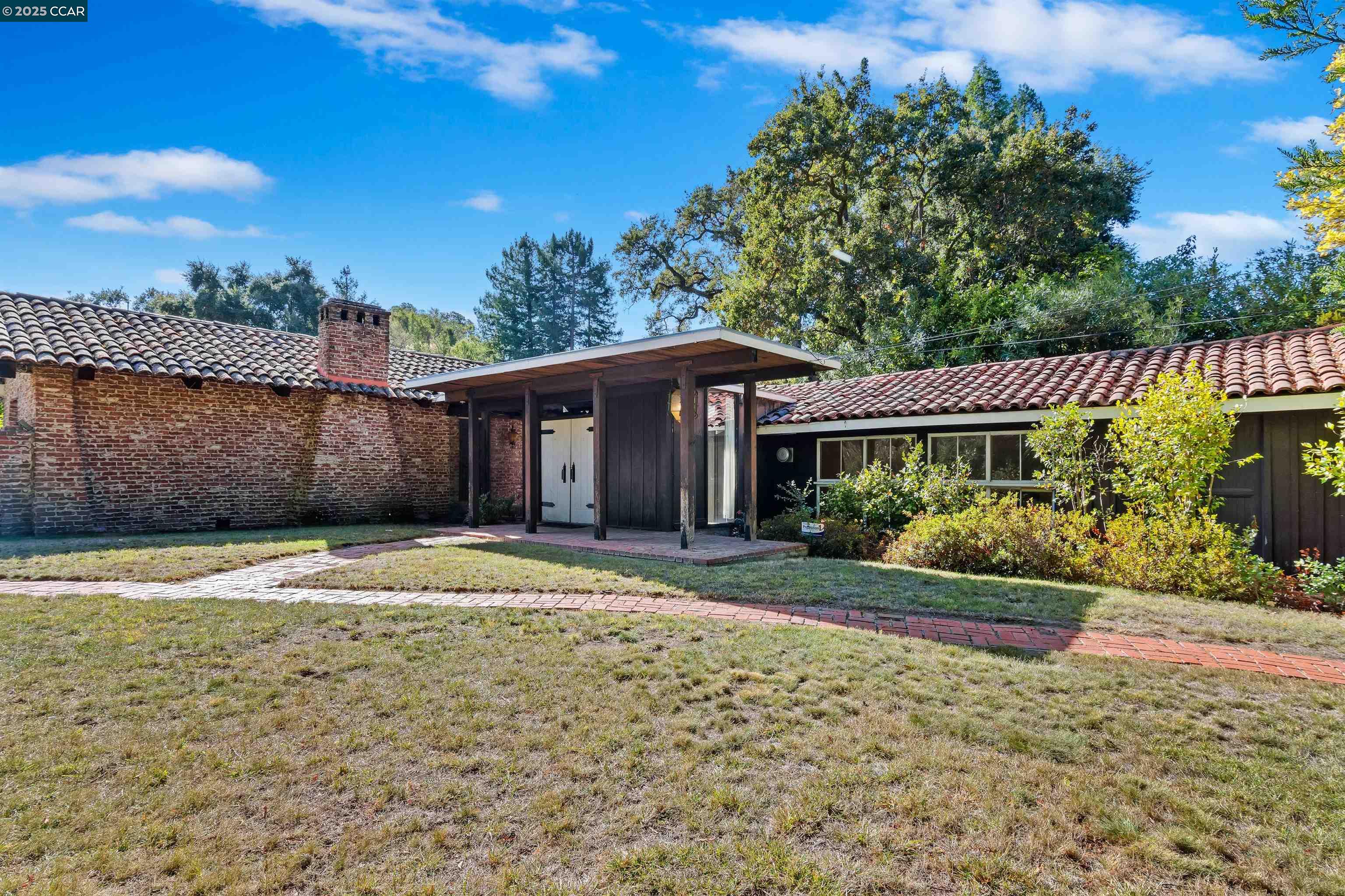 Detail Gallery Image 4 of 36 For 2339 Tice Valley Blvd, Walnut Creek,  CA 94595 - 2 Beds | 2 Baths